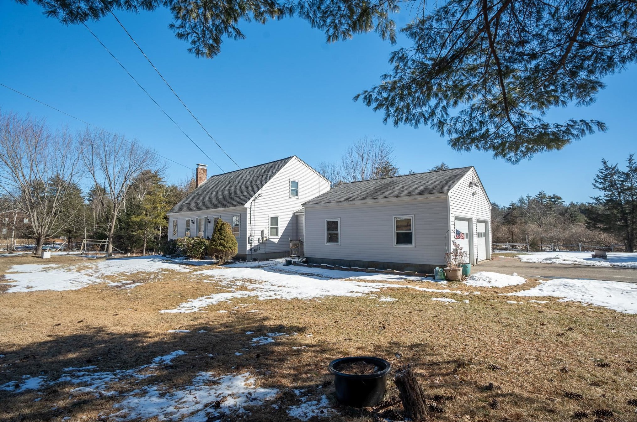2 Blueberry Hill Rd, Raymond, NH 03077