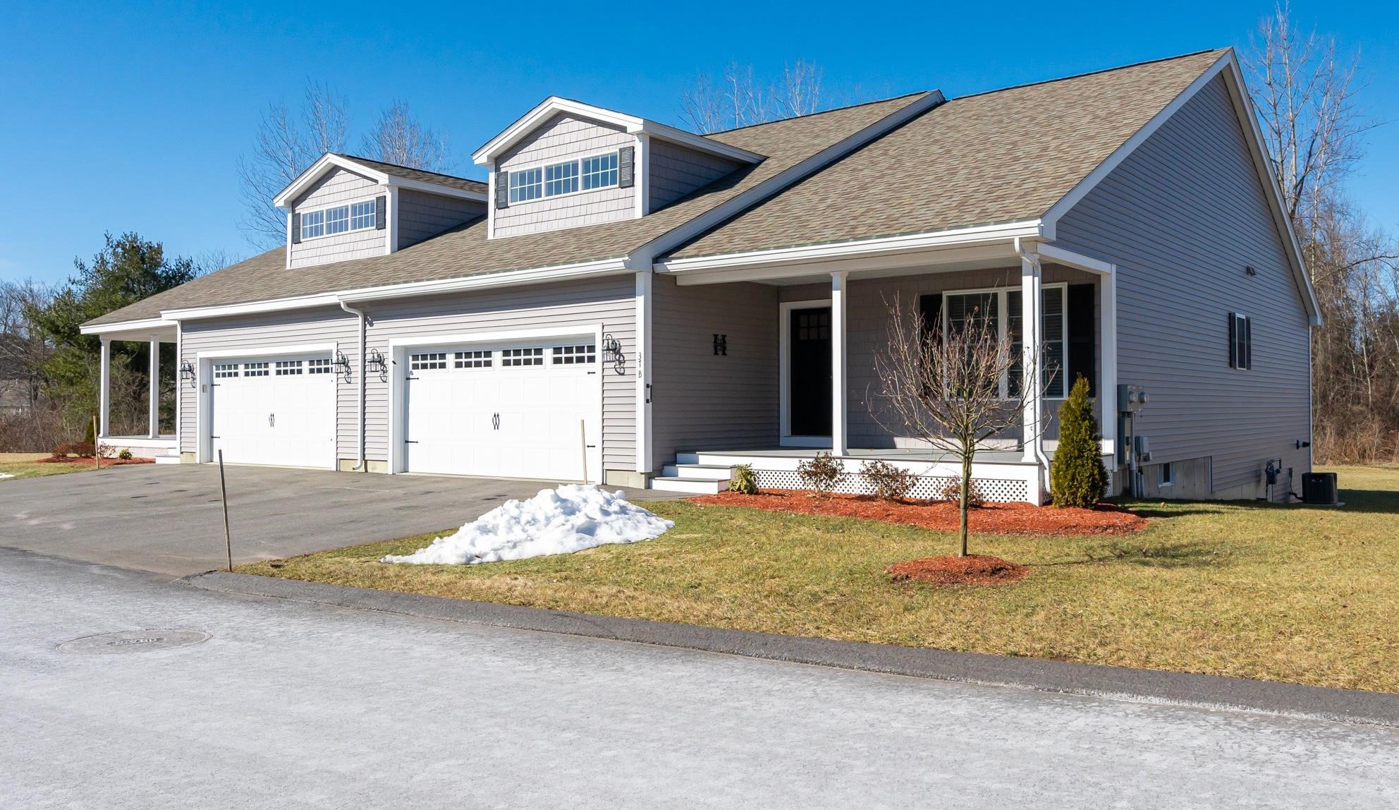 37 Brackett Ln #b, Hudson, NH 03051
