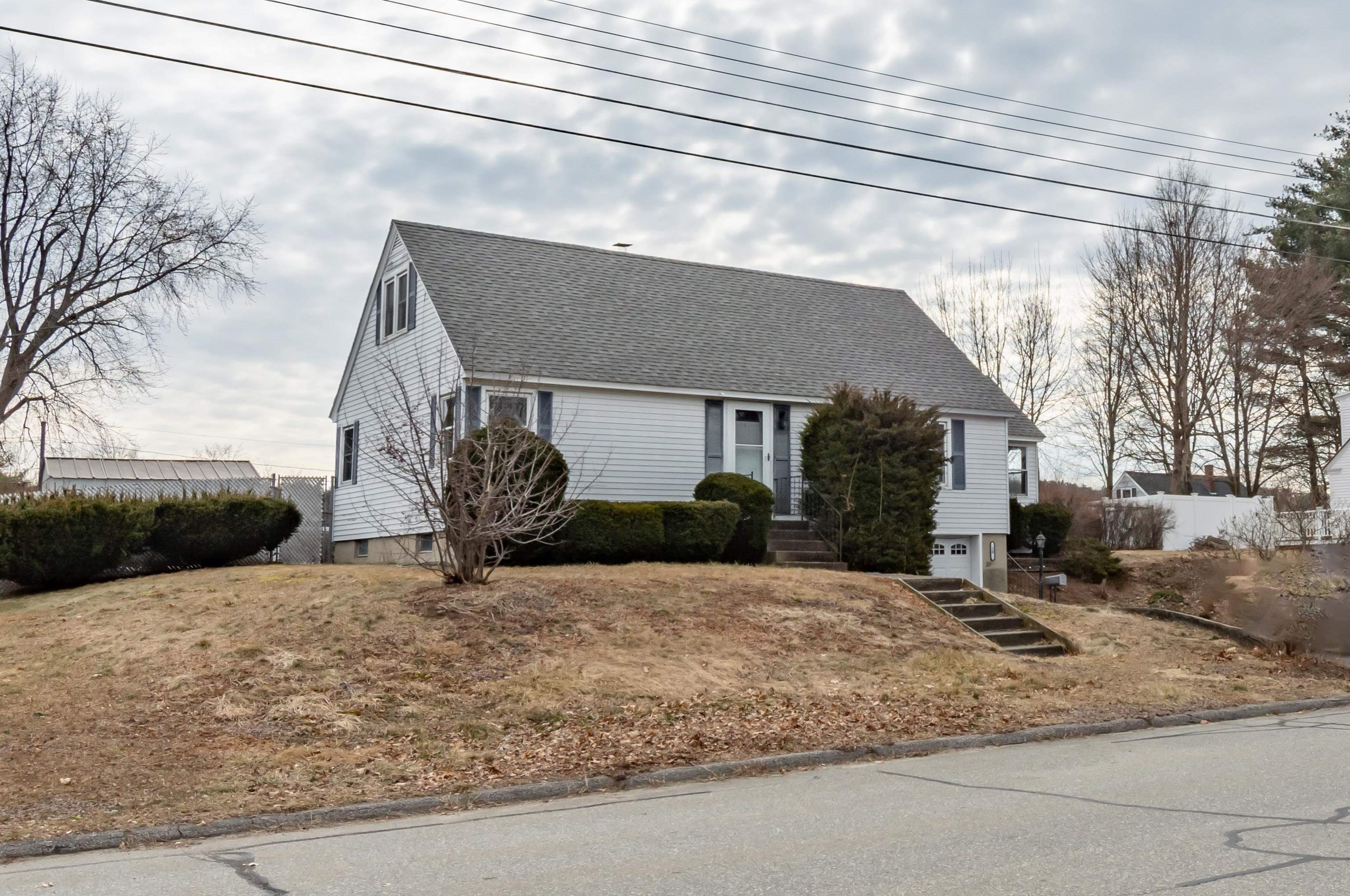 20 Fox Meadow Rd, Nashua, NH 03060