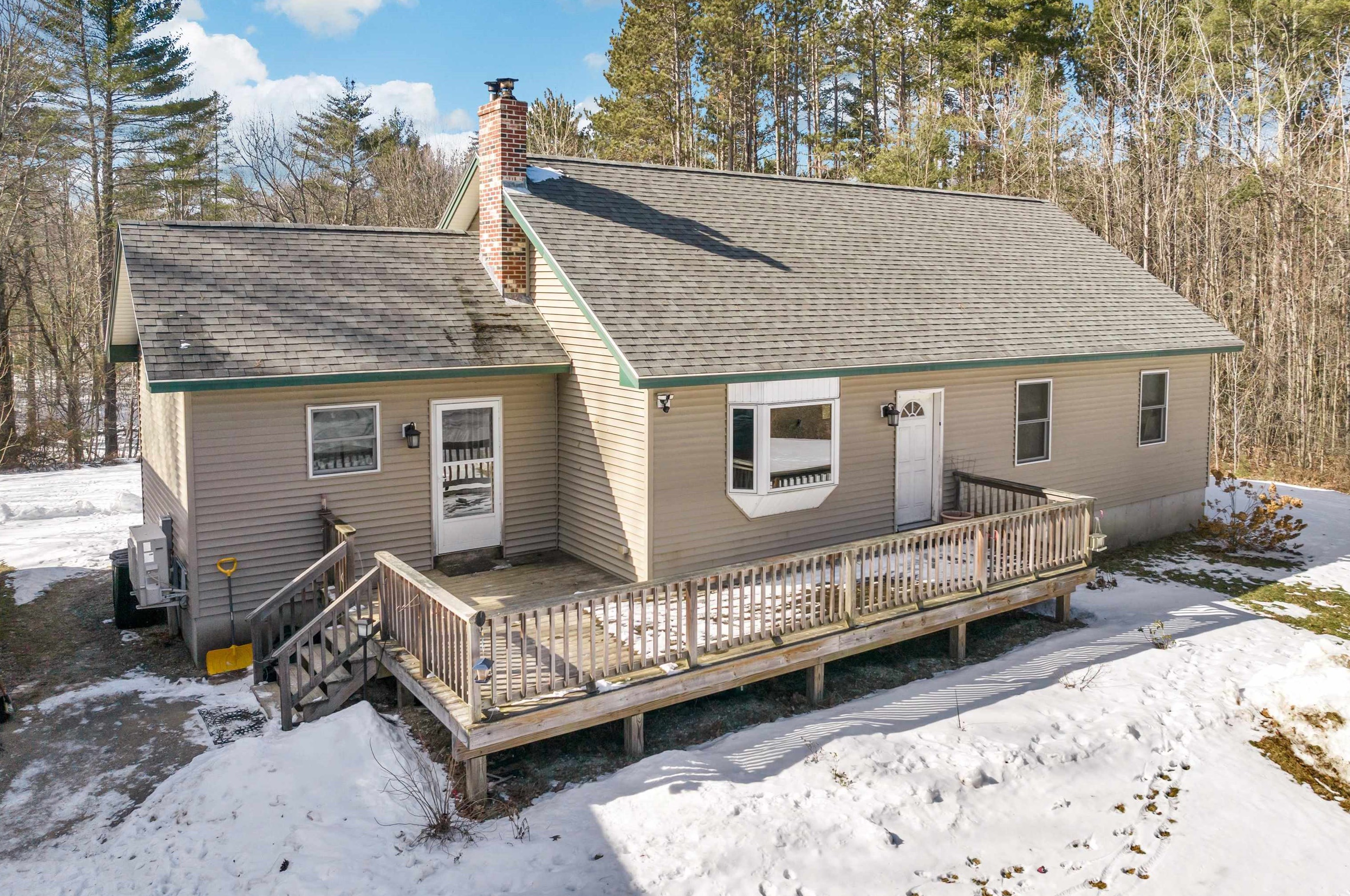 209 Shaw Rd, Tilton, NH 03276 exterior