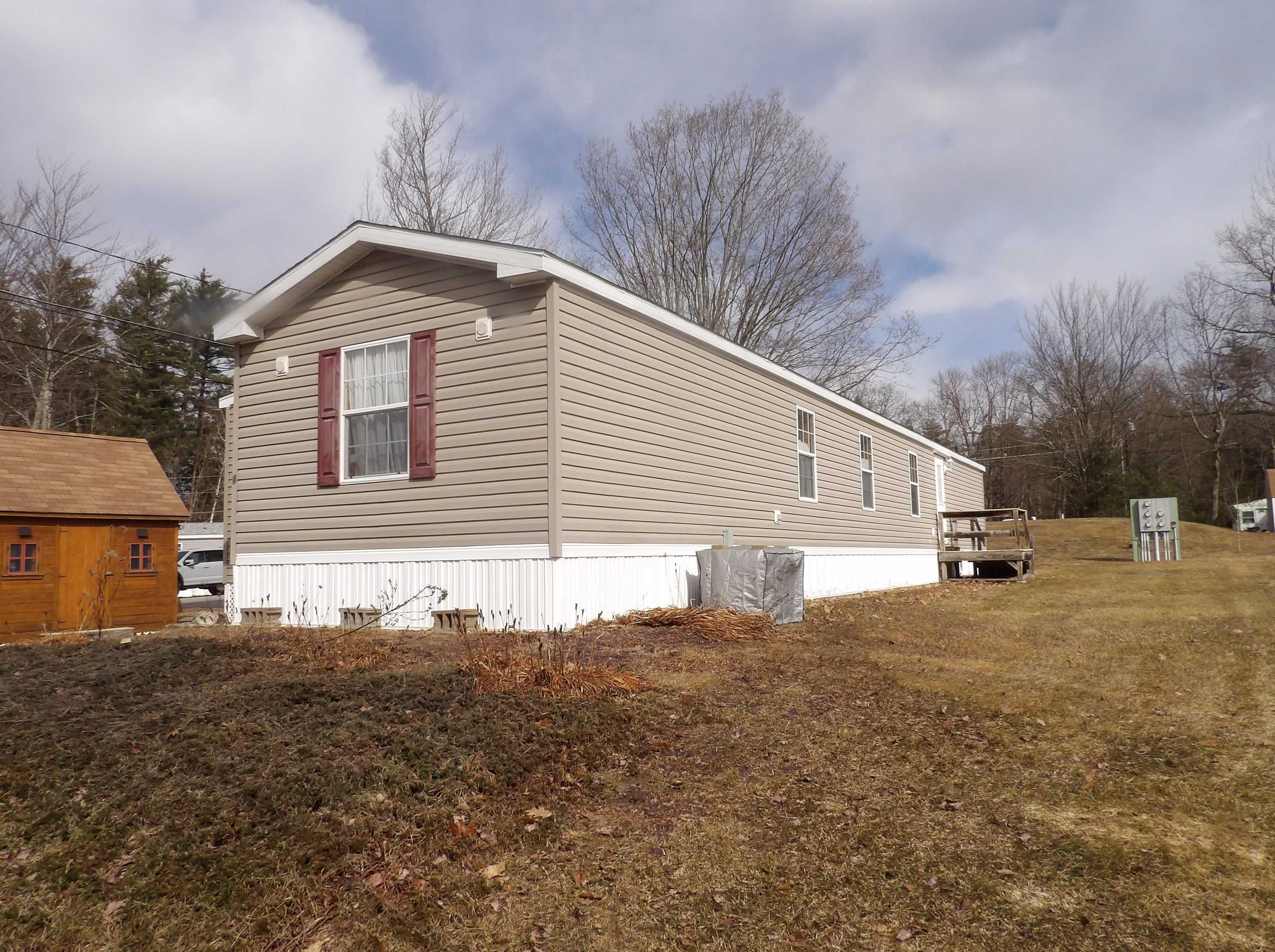 4 Gusty Rd, Tilton, NH 03276-5806