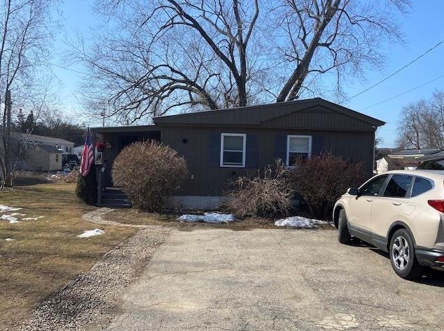 27 Mckee Dr, Concord NH  03301-7419 exterior
