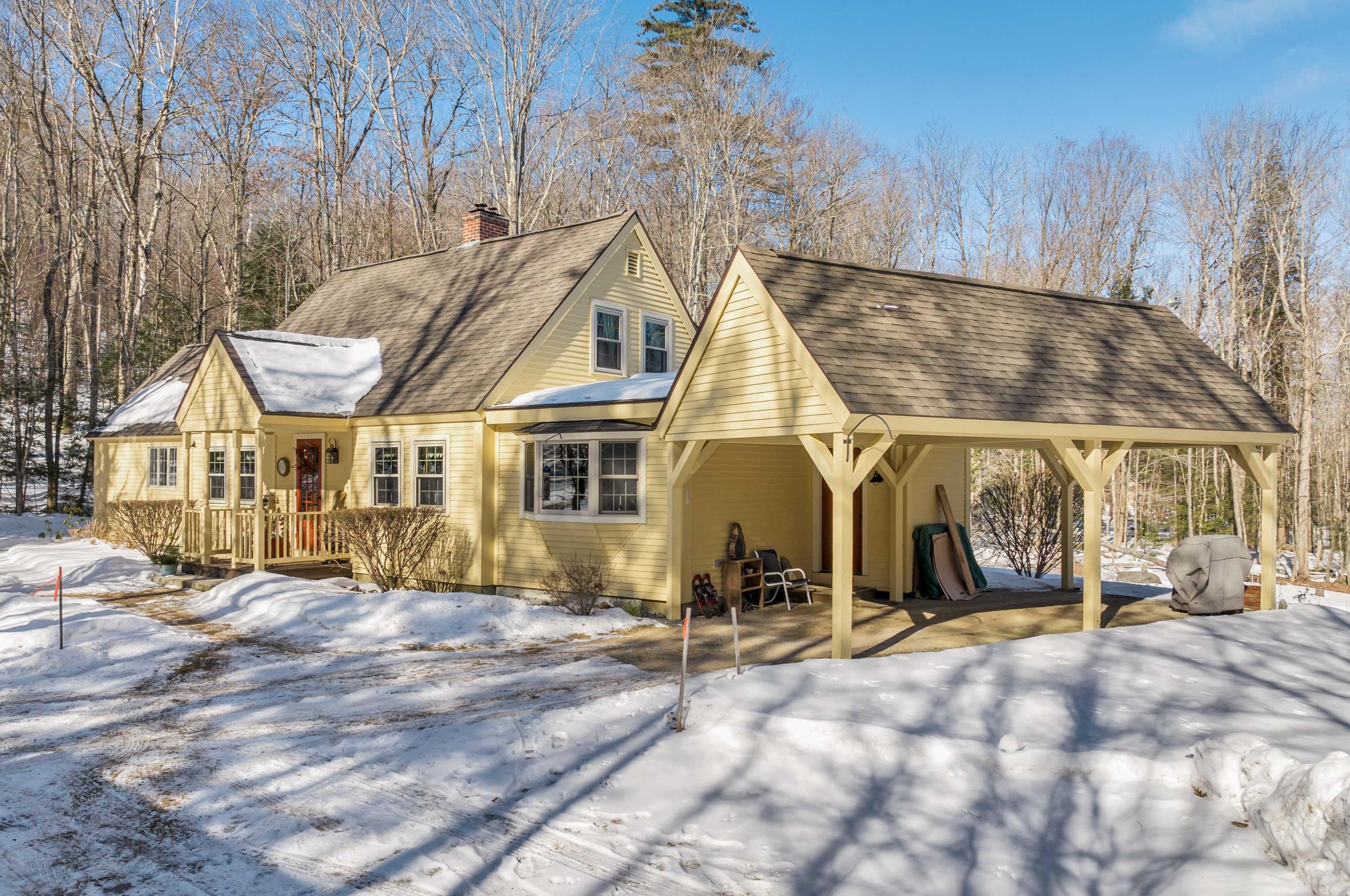 40 Roxbury Rd, Meredith, NH 03253-4500