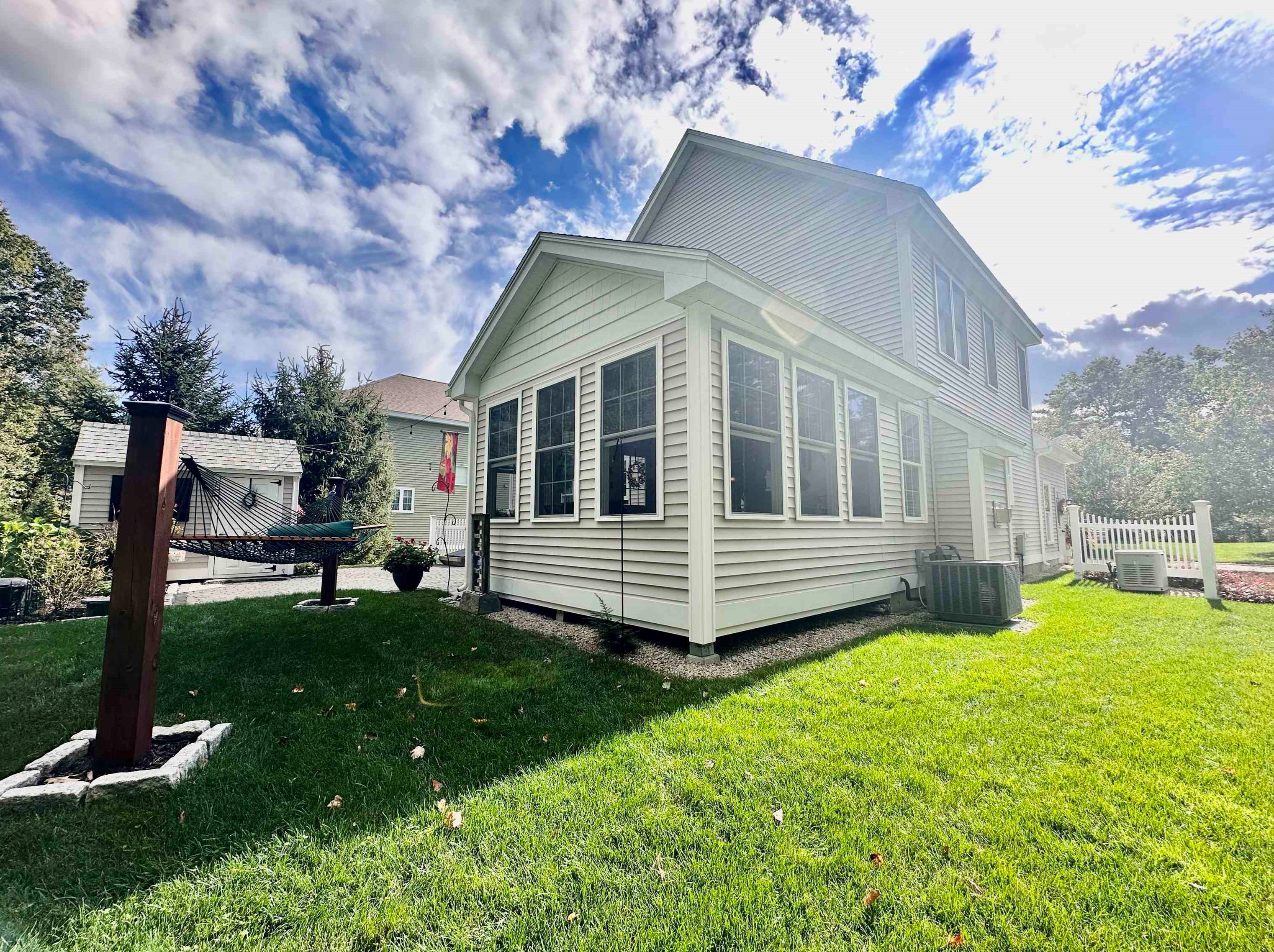 25 Melody Ter, Dover NH 03820-4713 exterior