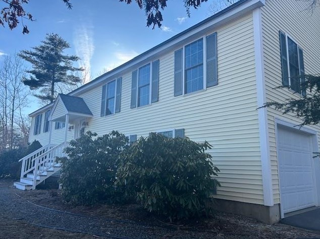 4 Alexis Ln, Sandown, NH 03873 exterior