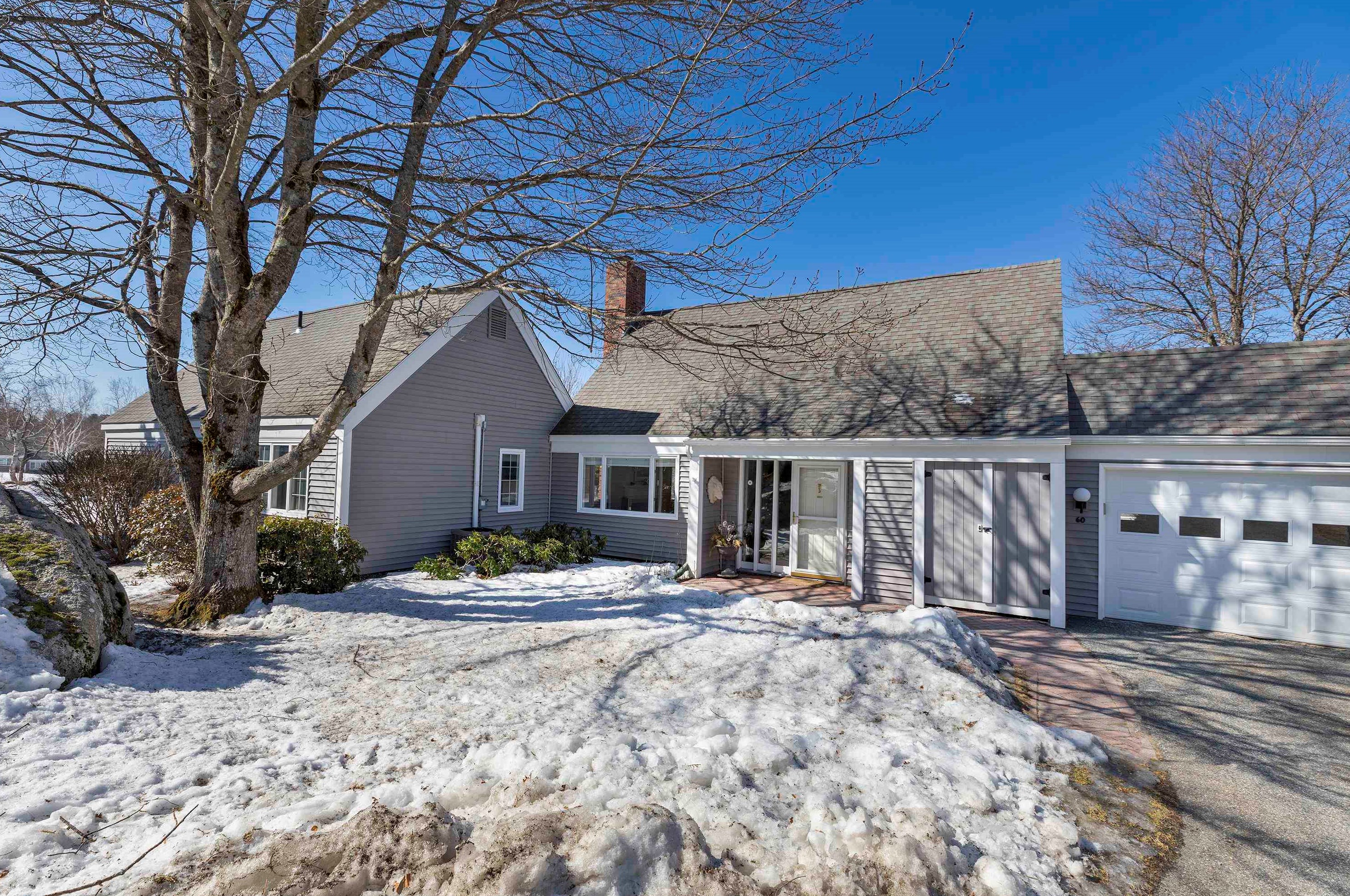 60 Hilltop Pl, New London, NH 03257