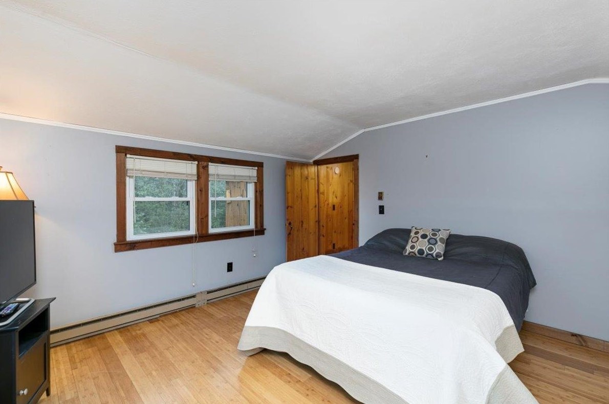 5 Tamworth Rd, Sandown NH  03873-2213 exterior