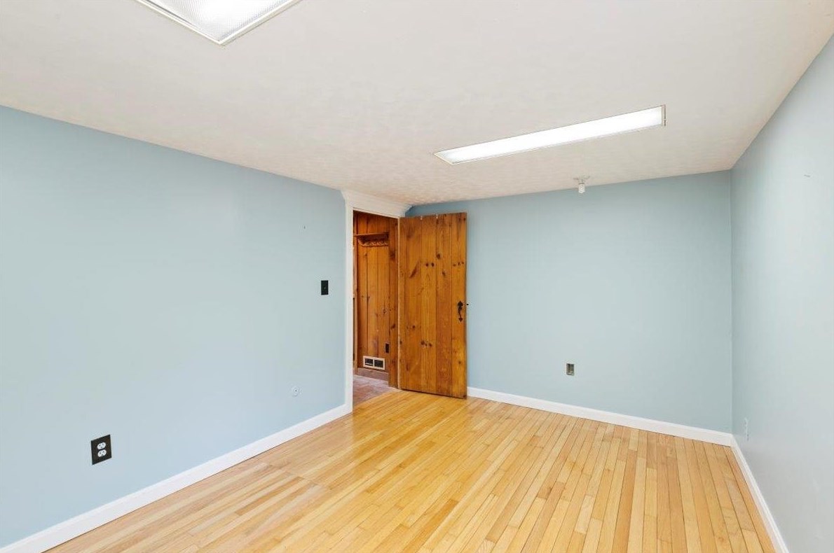 5 Tamworth Rd, Sandown NH  03873-2213 exterior