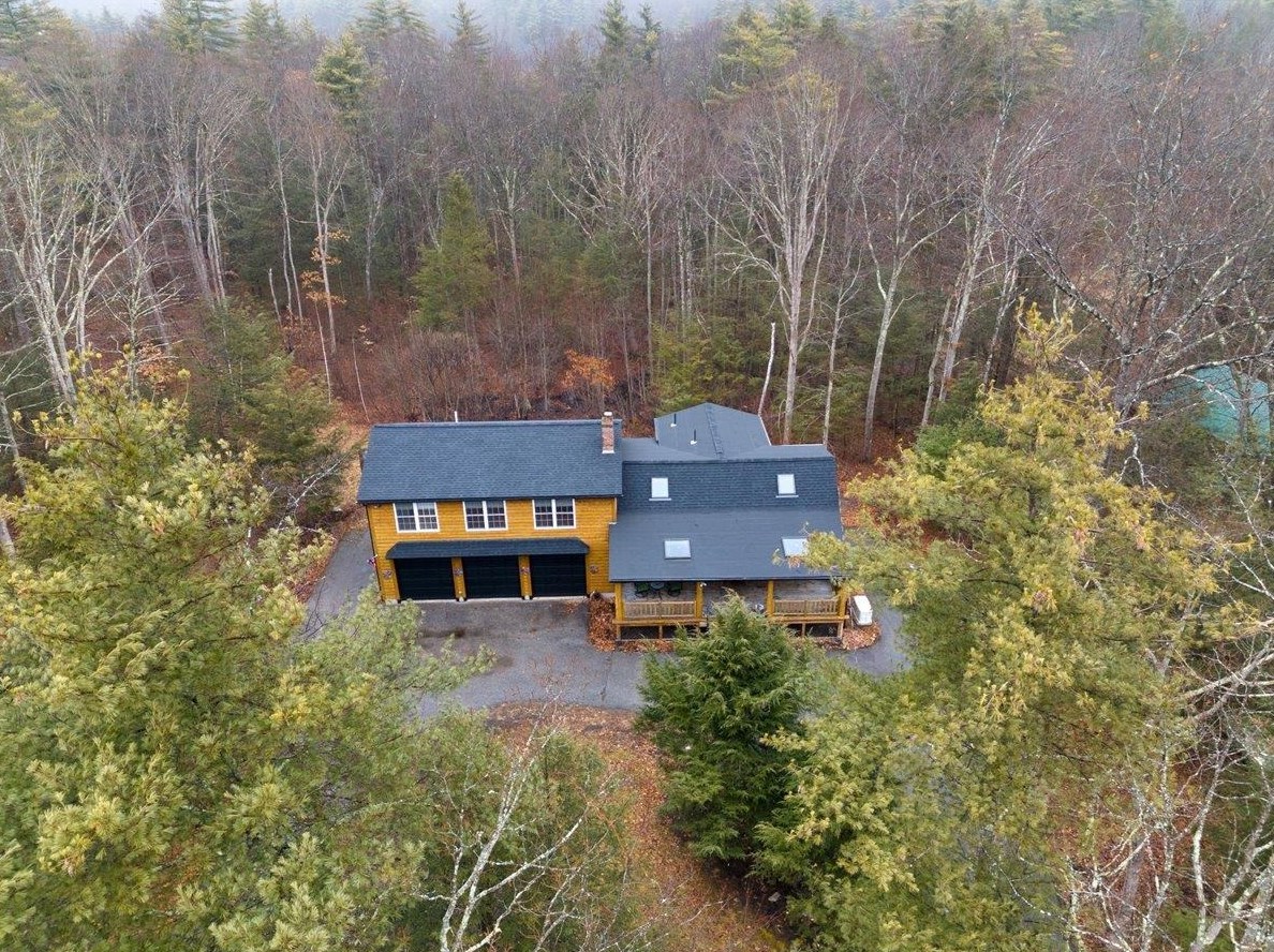 5 Tamworth Rd, Sandown NH  03873-2213 exterior