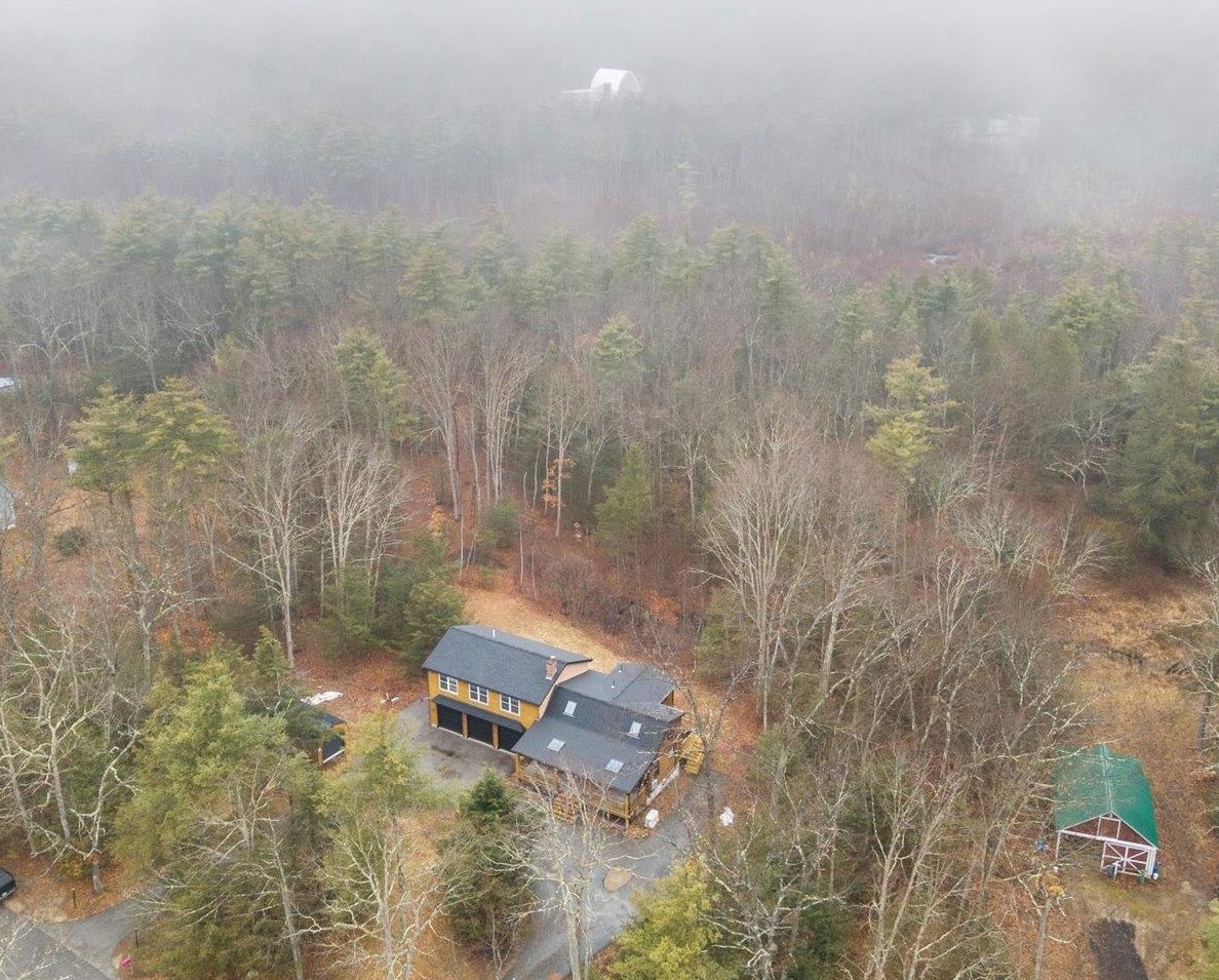 5 Tamworth Rd, Sandown NH  03873-2213 exterior