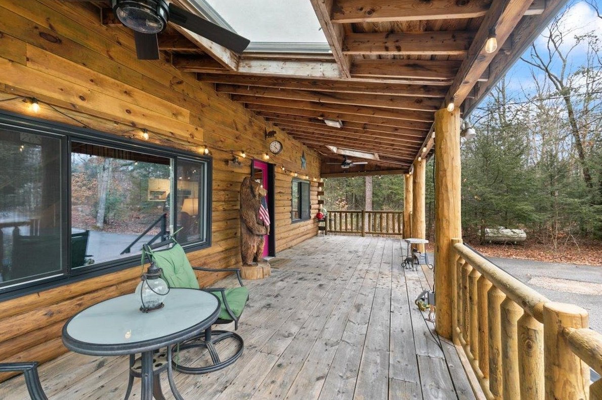 5 Tamworth Rd, Sandown NH  03873-2213 exterior