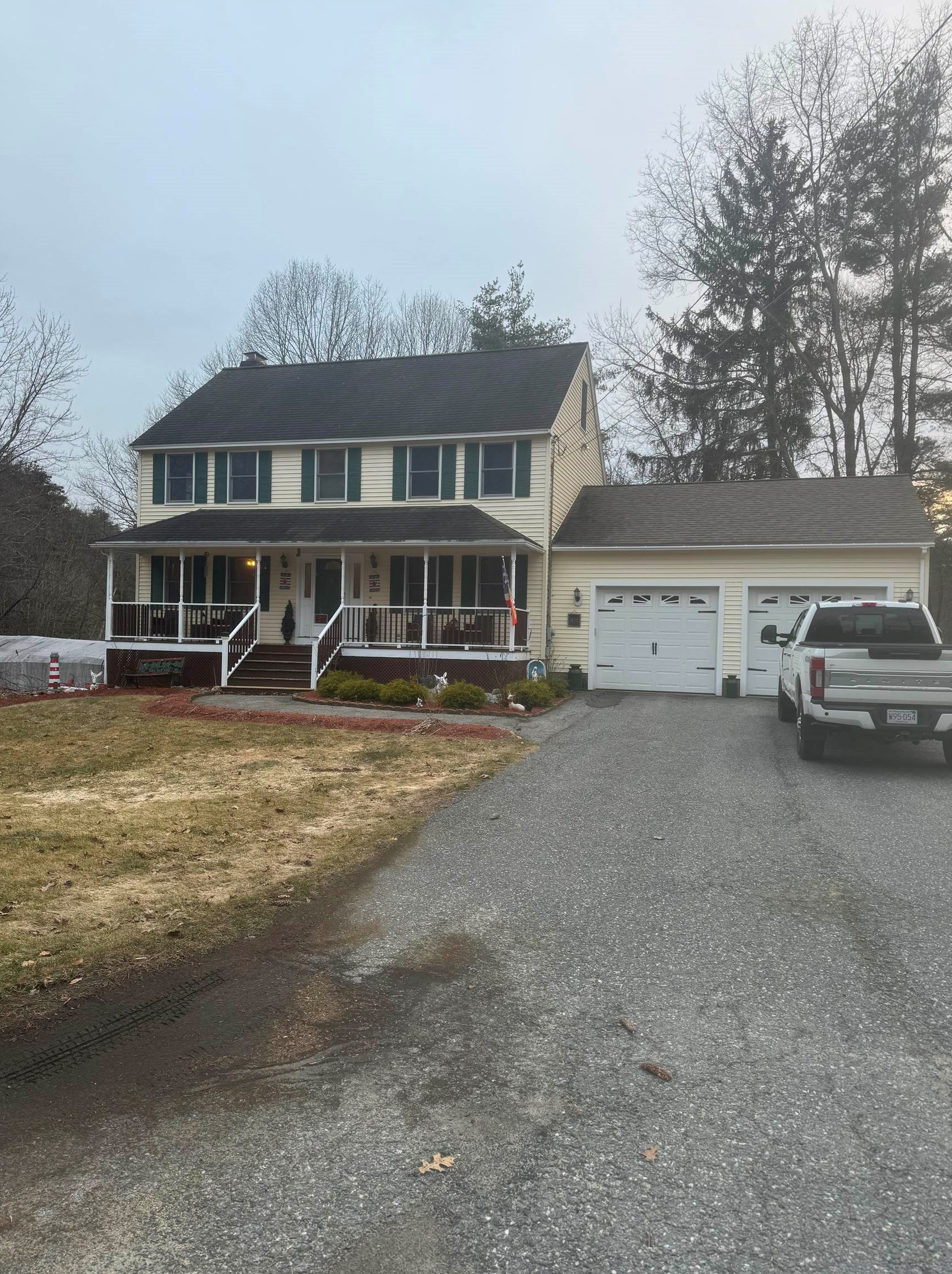 51 Robinson Ln, Pelham, NH 03076