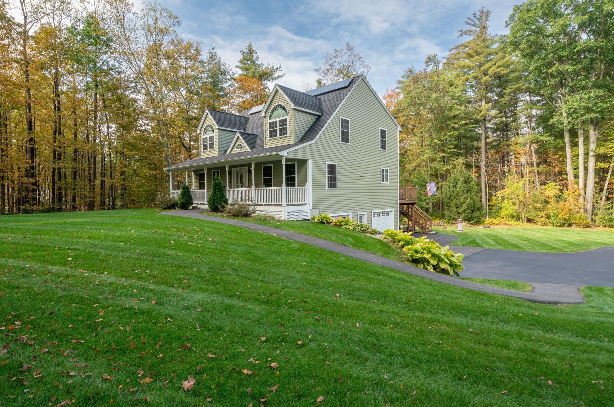 44 Old Chester Rd, Derry, NH 03038