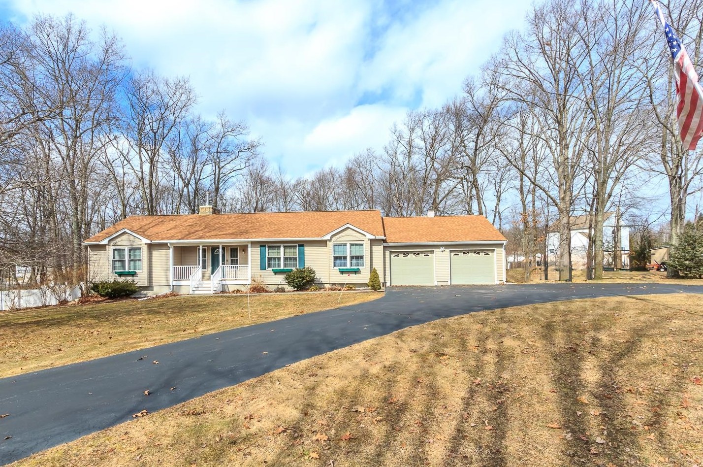 1130 Bridge St, Manchester, NH 03104