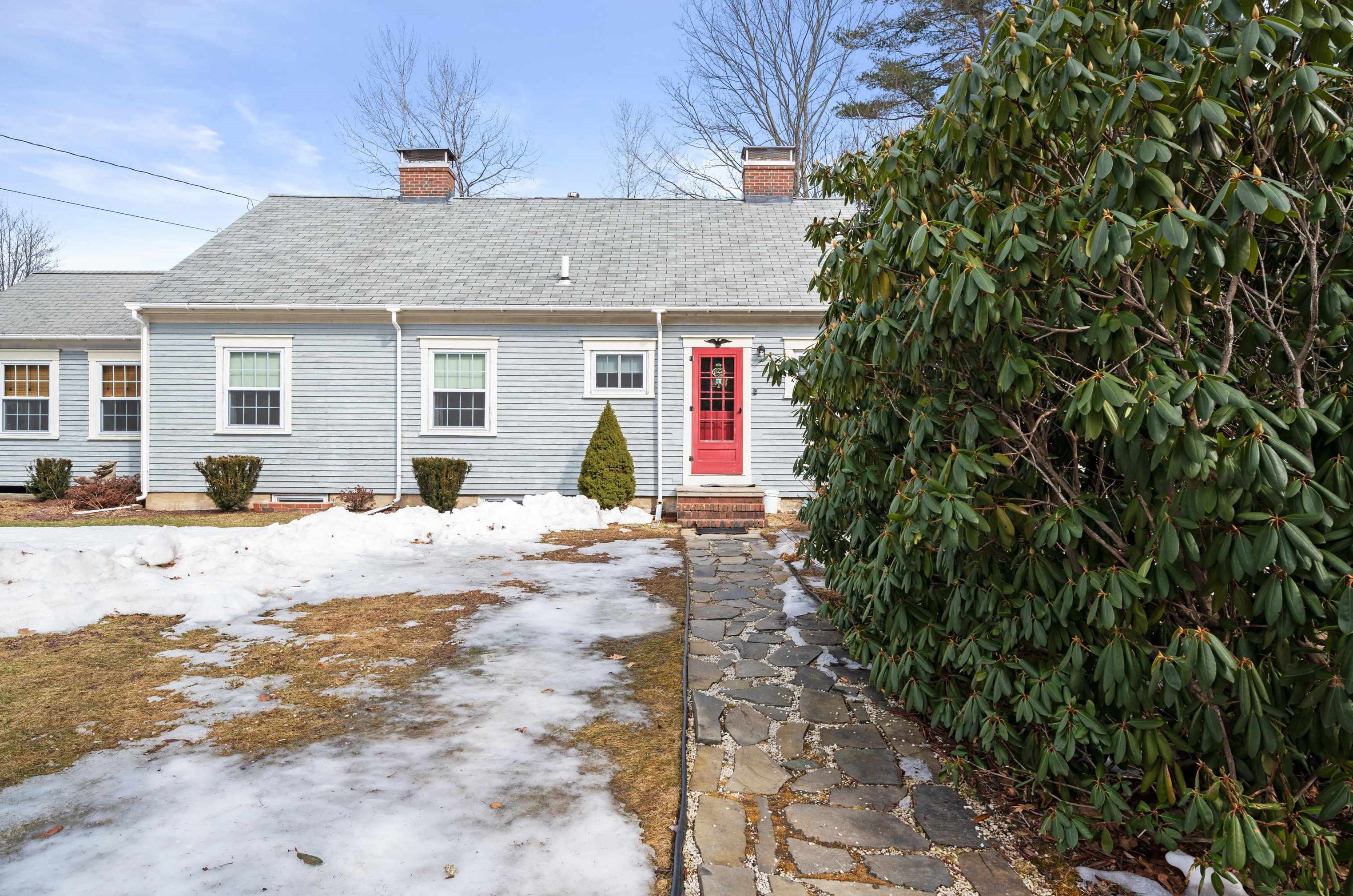 910 Watson Rd, Laconia, NH 03246
