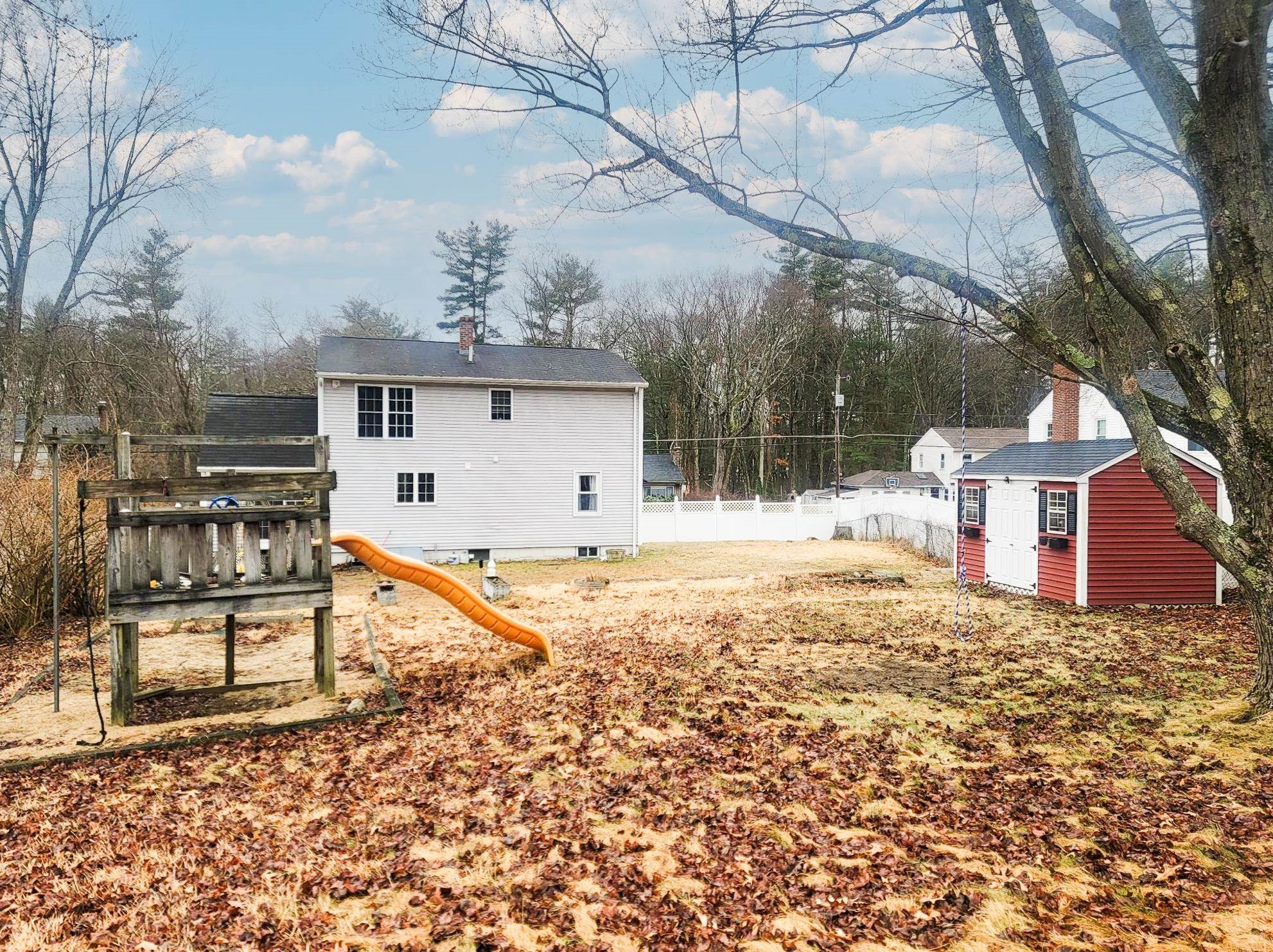 14 Linwood Ave, Salem NH  03079-3807 exterior