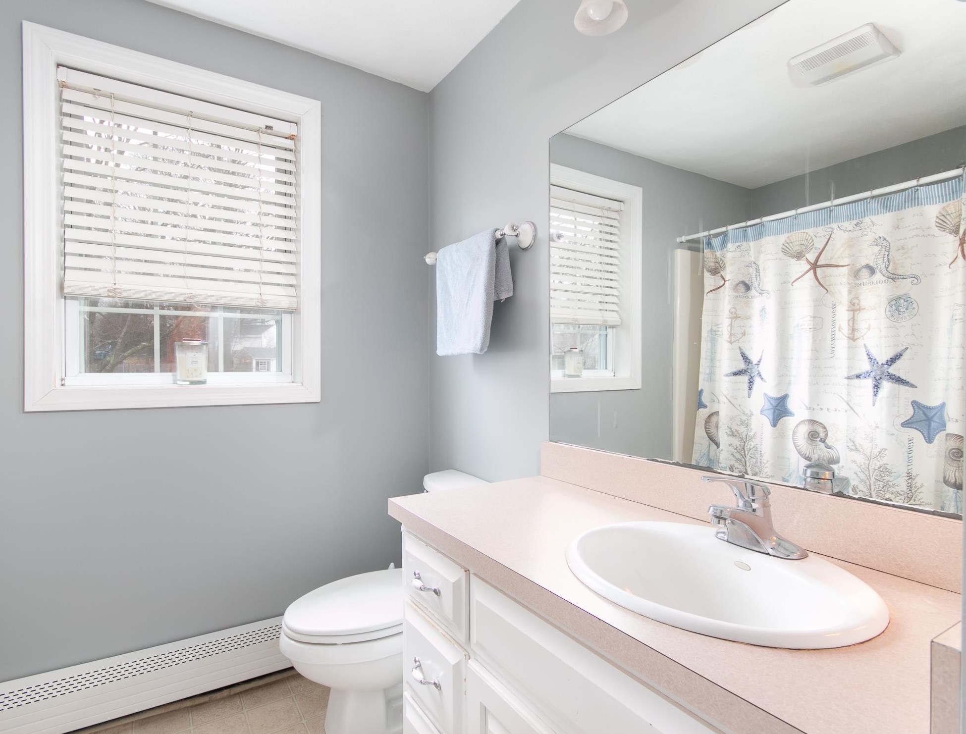 14 Linwood Ave, Salem NH  03079-3807 exterior