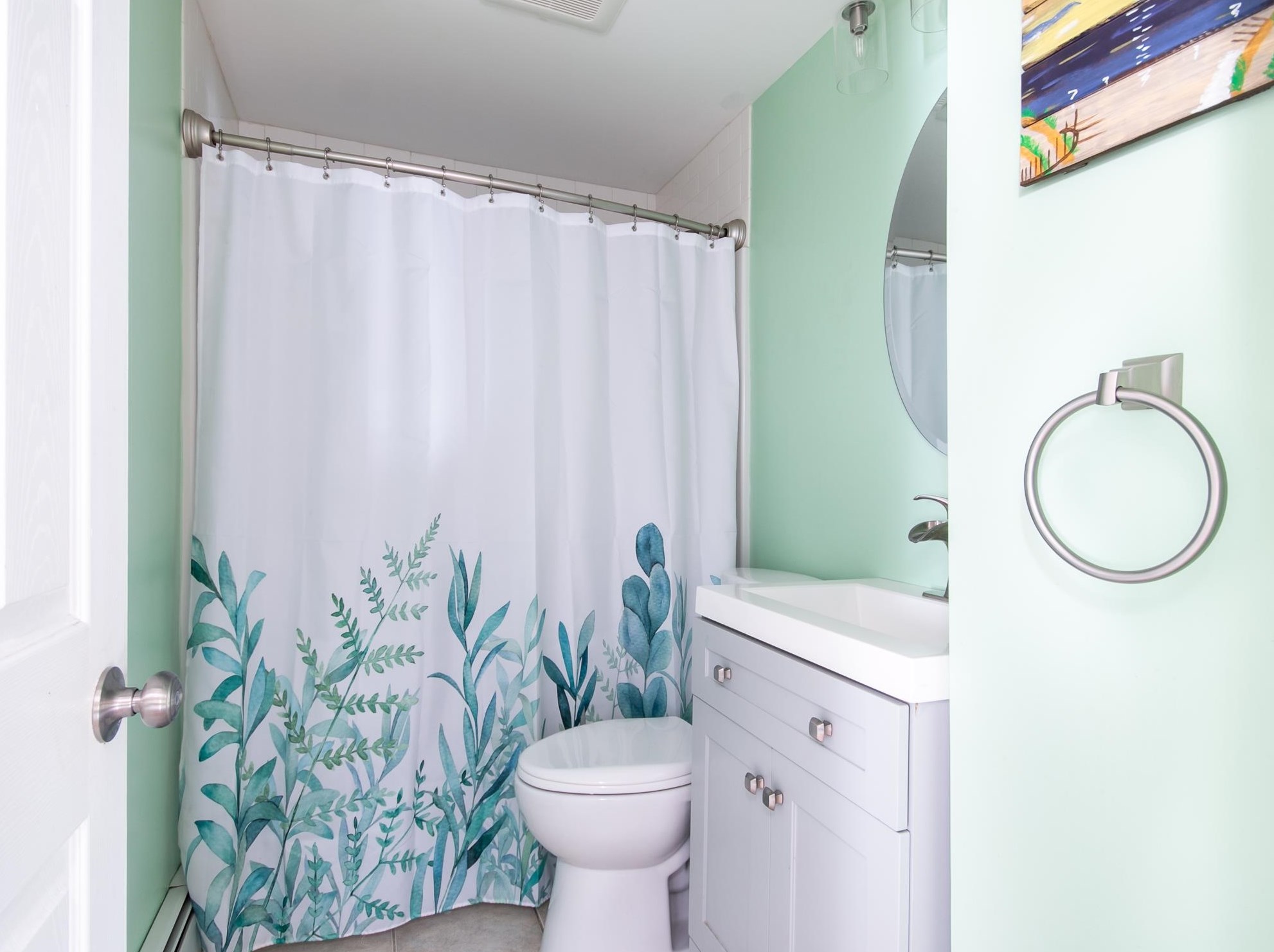 14 Linwood Ave, Salem NH  03079-3807 exterior