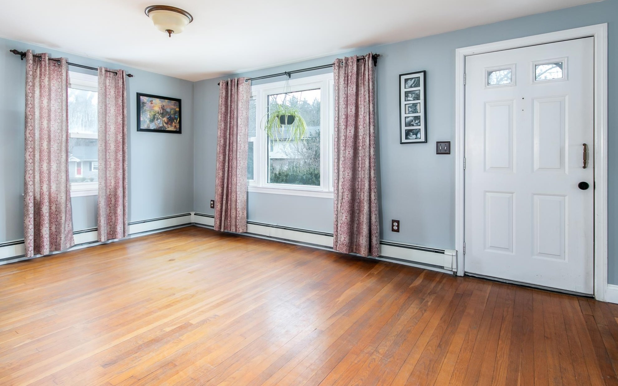 14 Linwood Ave, Salem NH  03079-3807 exterior