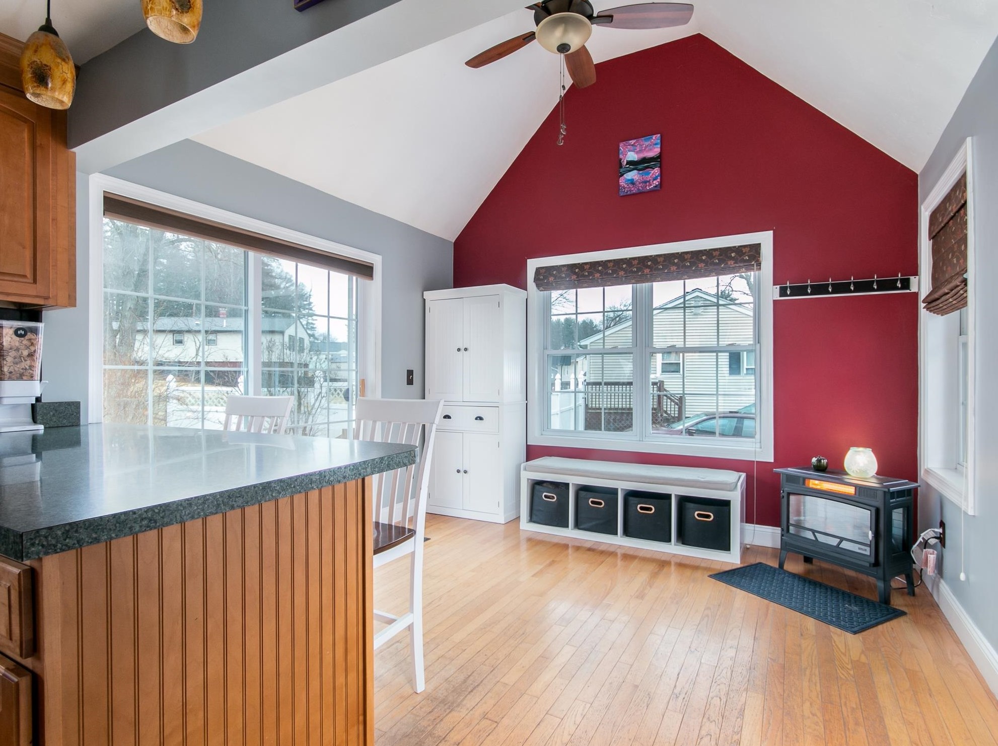 14 Linwood Ave, Salem NH  03079-3807 exterior