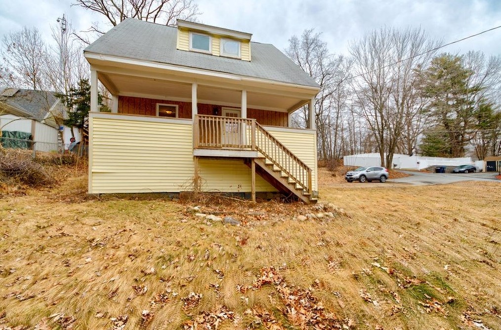 27 Millville St, Salem, NH 03079-2611