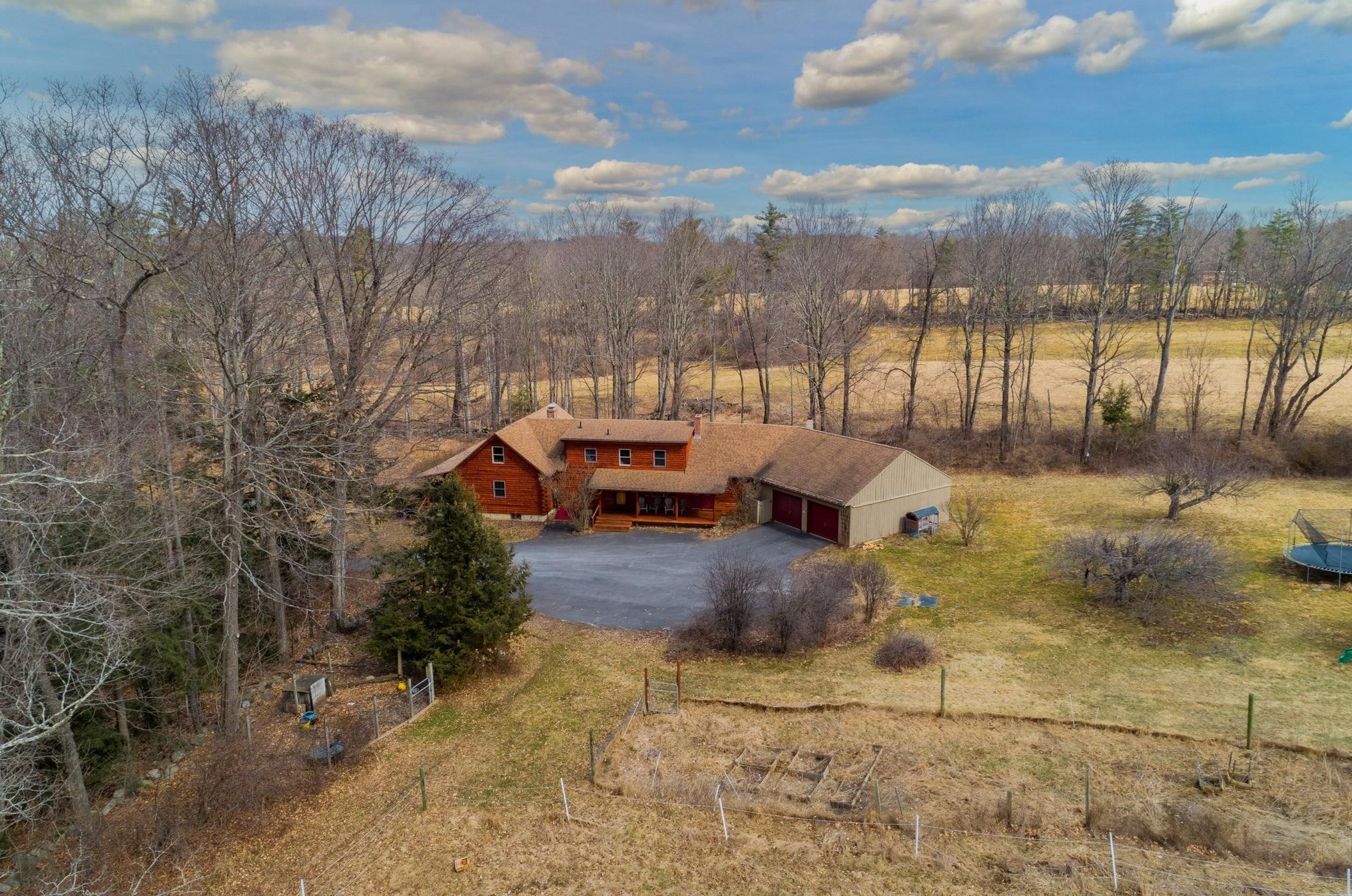 445 Currier Rd, Hopkinton, NH 03229