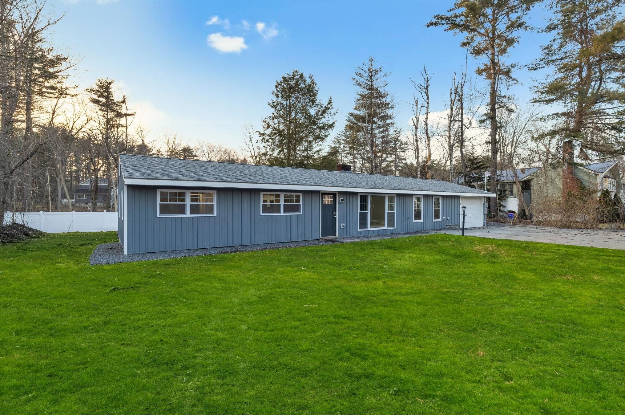 129 N Policy St, Salem, NH 03079