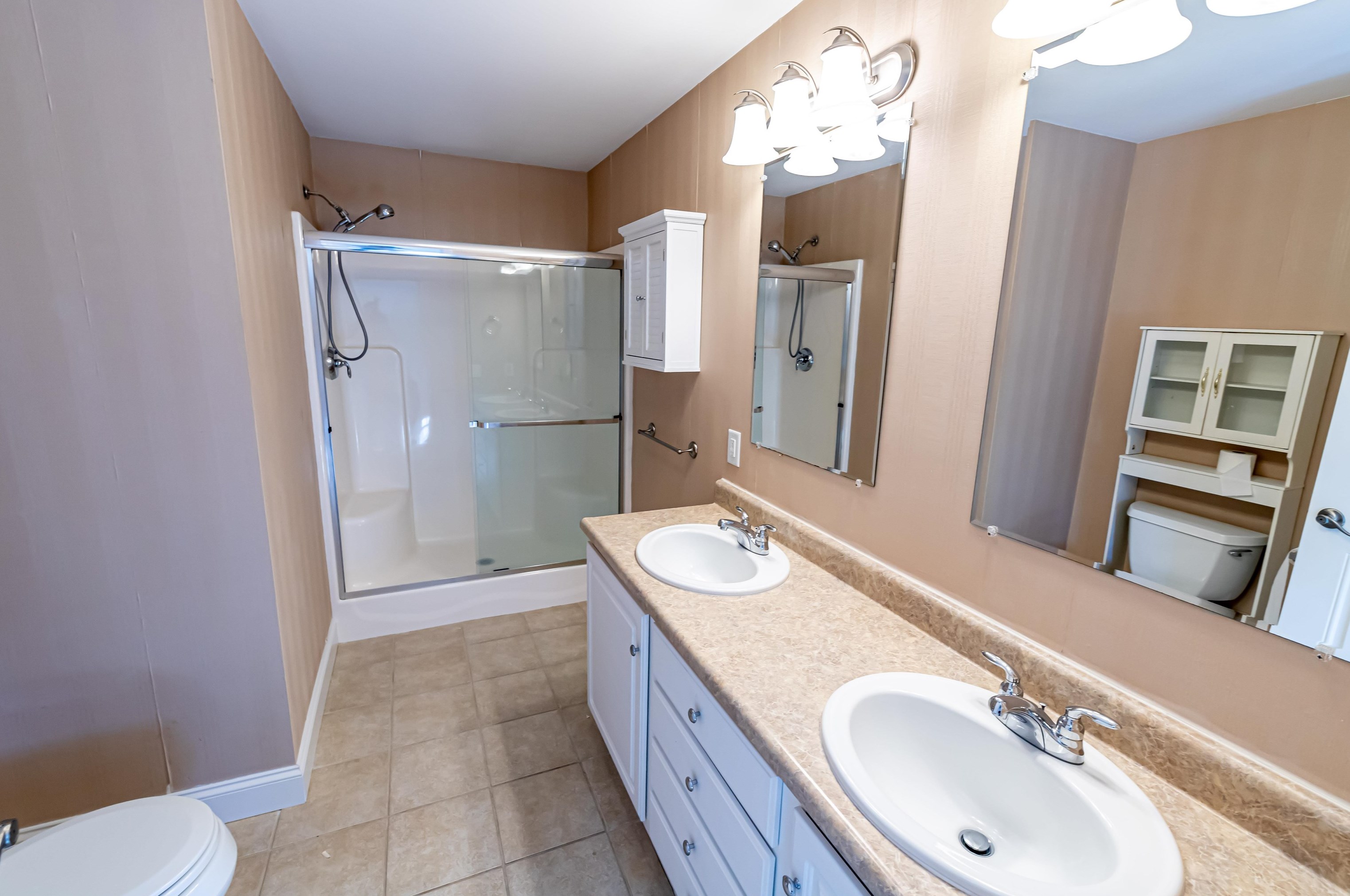 4 Cielo Dr, Dover NH 03820-5608 exterior