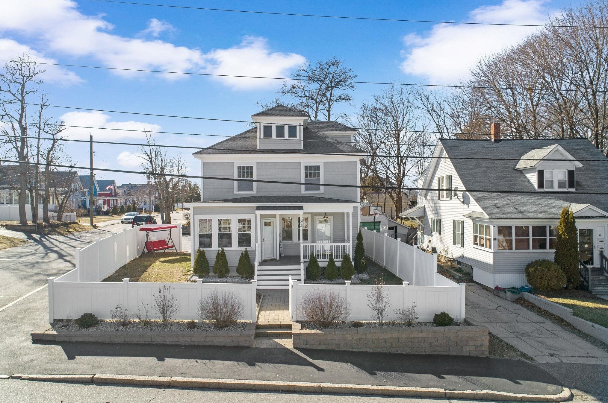 84 Kimball St, Manchester, NH 03102-3446
