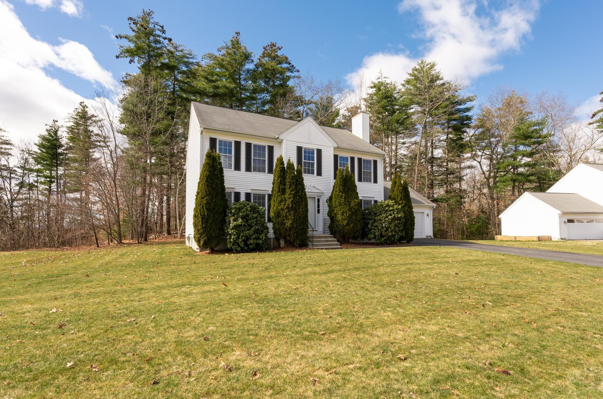 53 Majestic Ave, Nashua, NH 03063