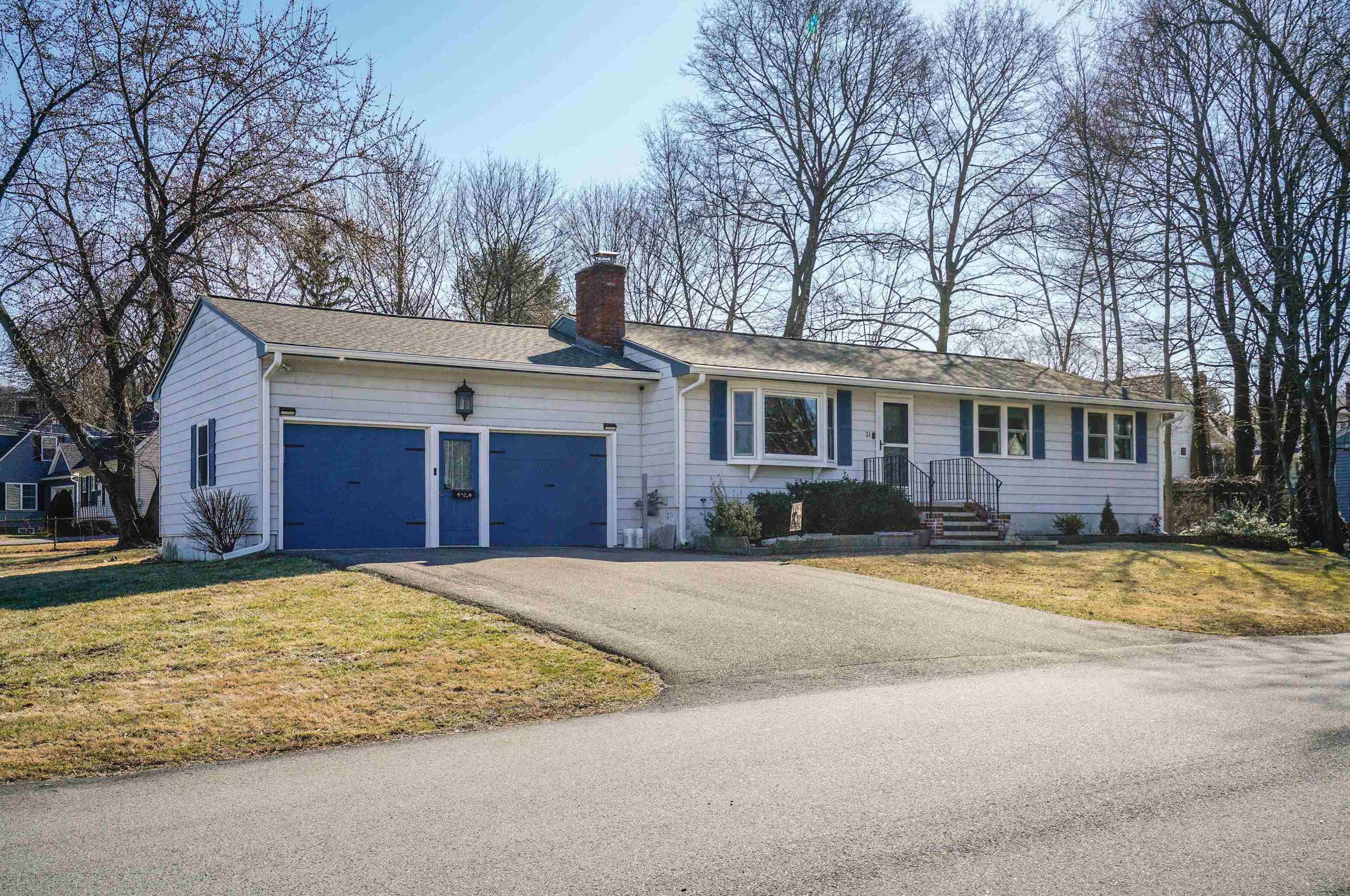 31 Morningside Dr, Nashua, NH 03060