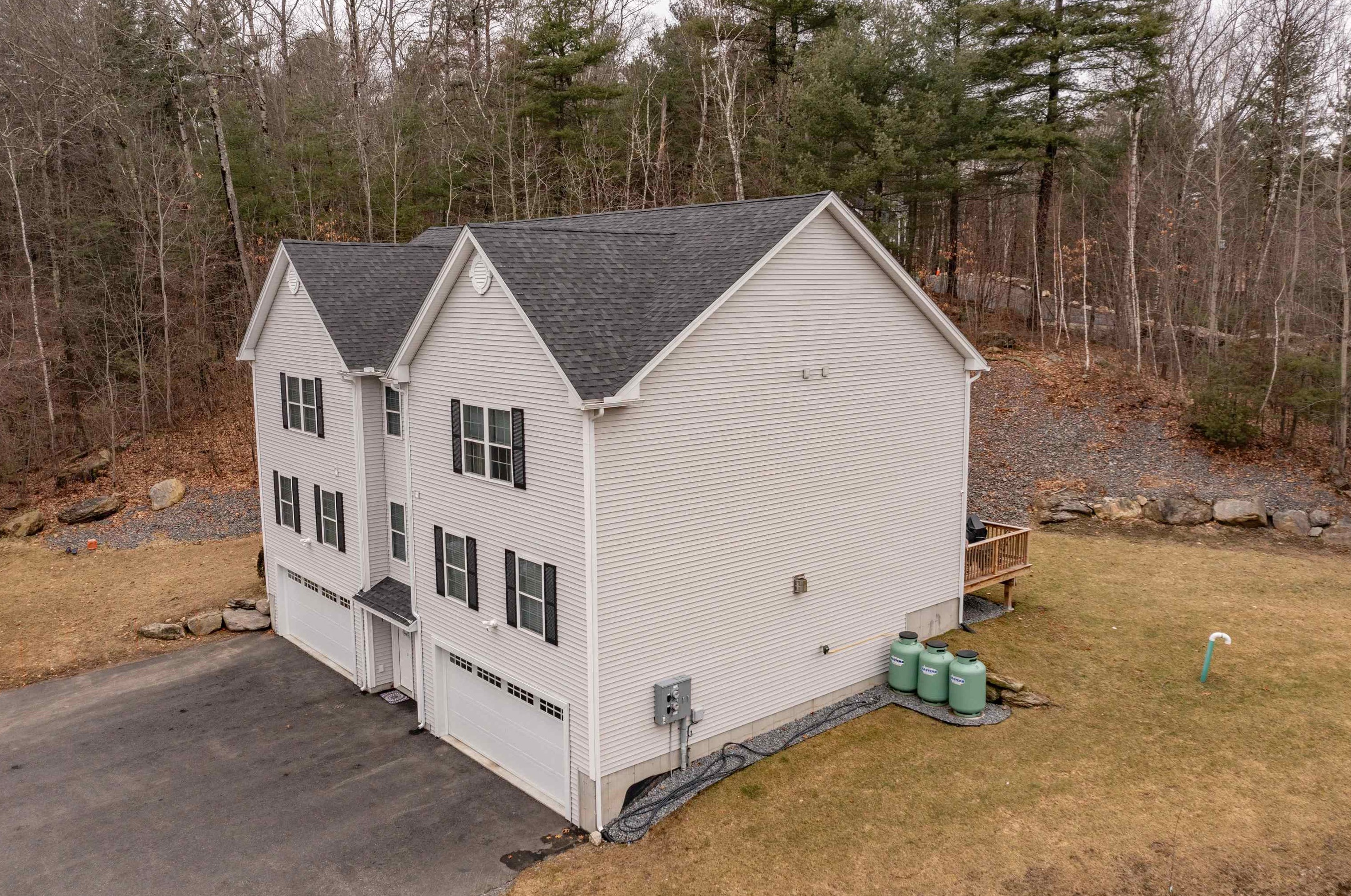 10 Lawrence Rd #b, Hudson, NH 03051