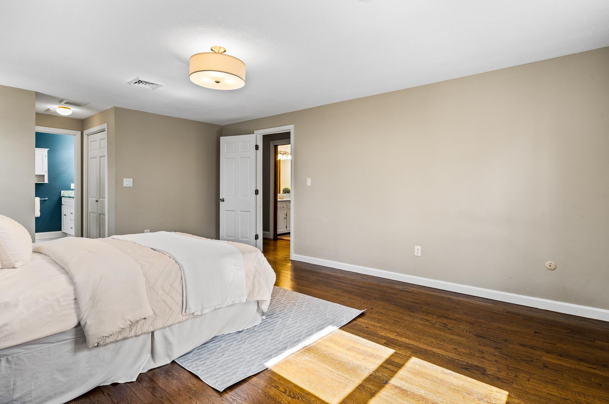 46 Hills Dr, Manchester NH  03110-4920 exterior