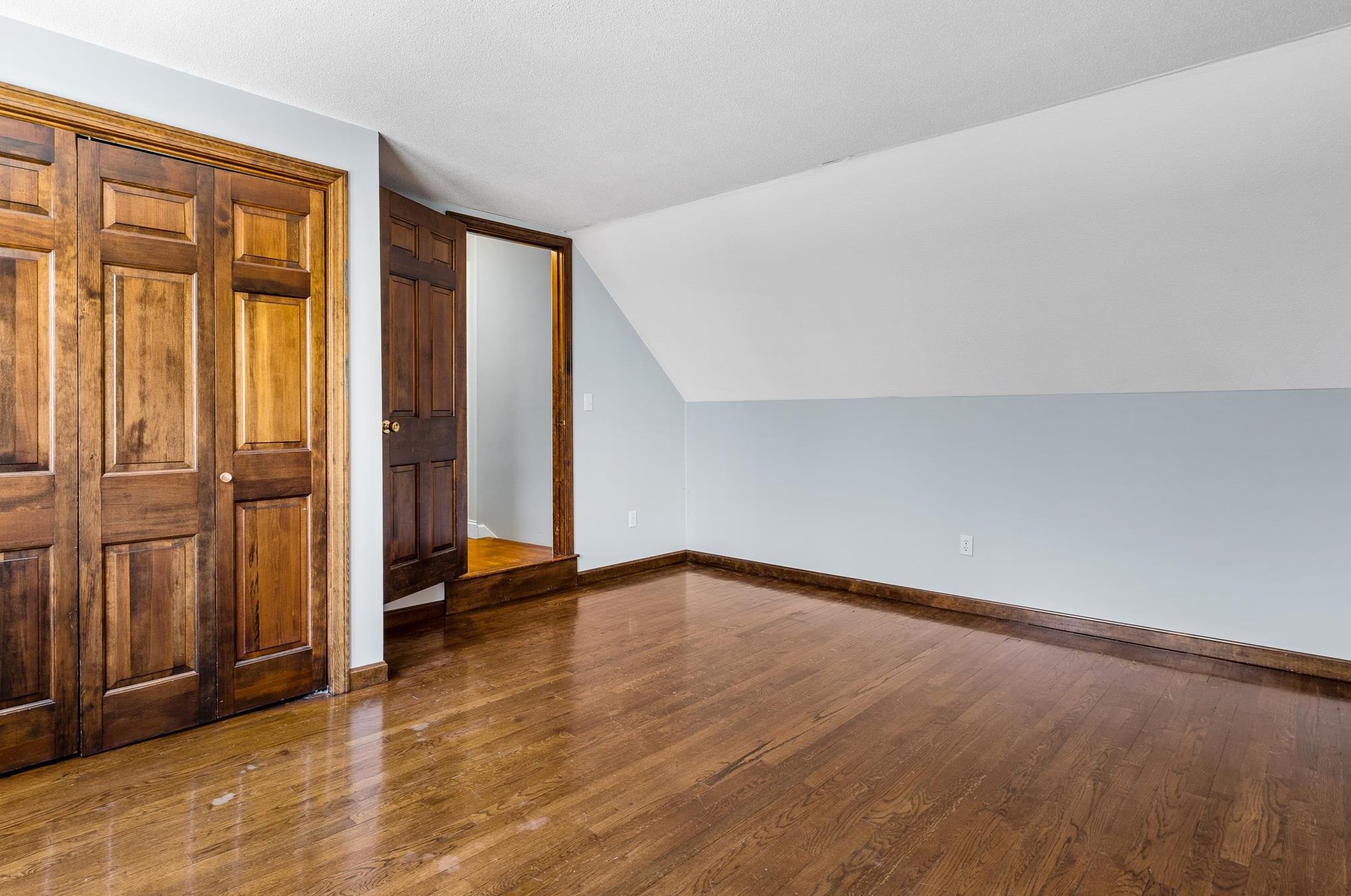 46 Hills Dr, Manchester NH  03110-4920 exterior