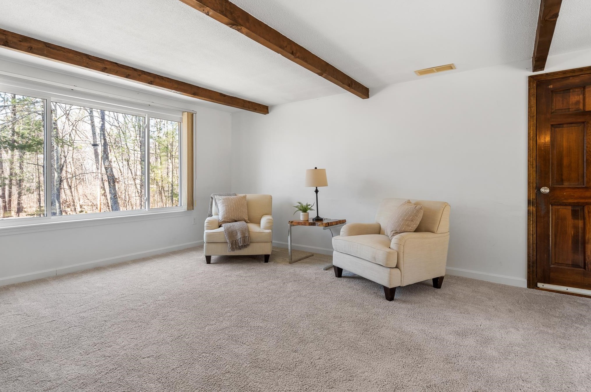 46 Hills Dr, Manchester NH  03110-4920 exterior