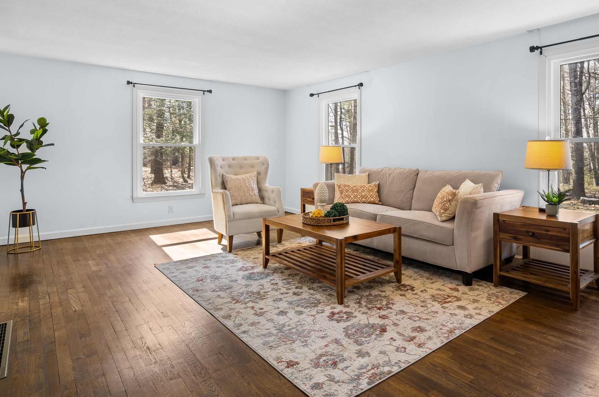 46 Hills Dr, Manchester NH  03110-4920 exterior