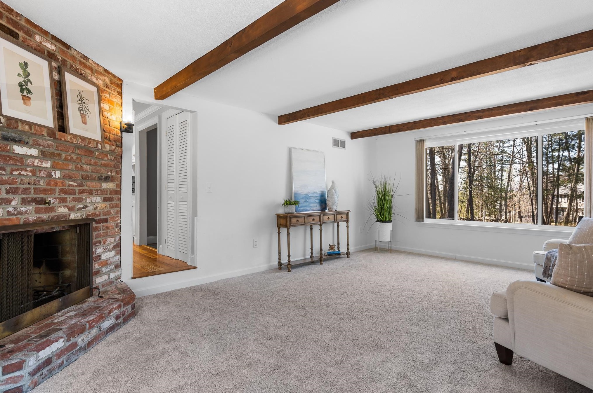 46 Hills Dr, Manchester NH  03110-4920 exterior