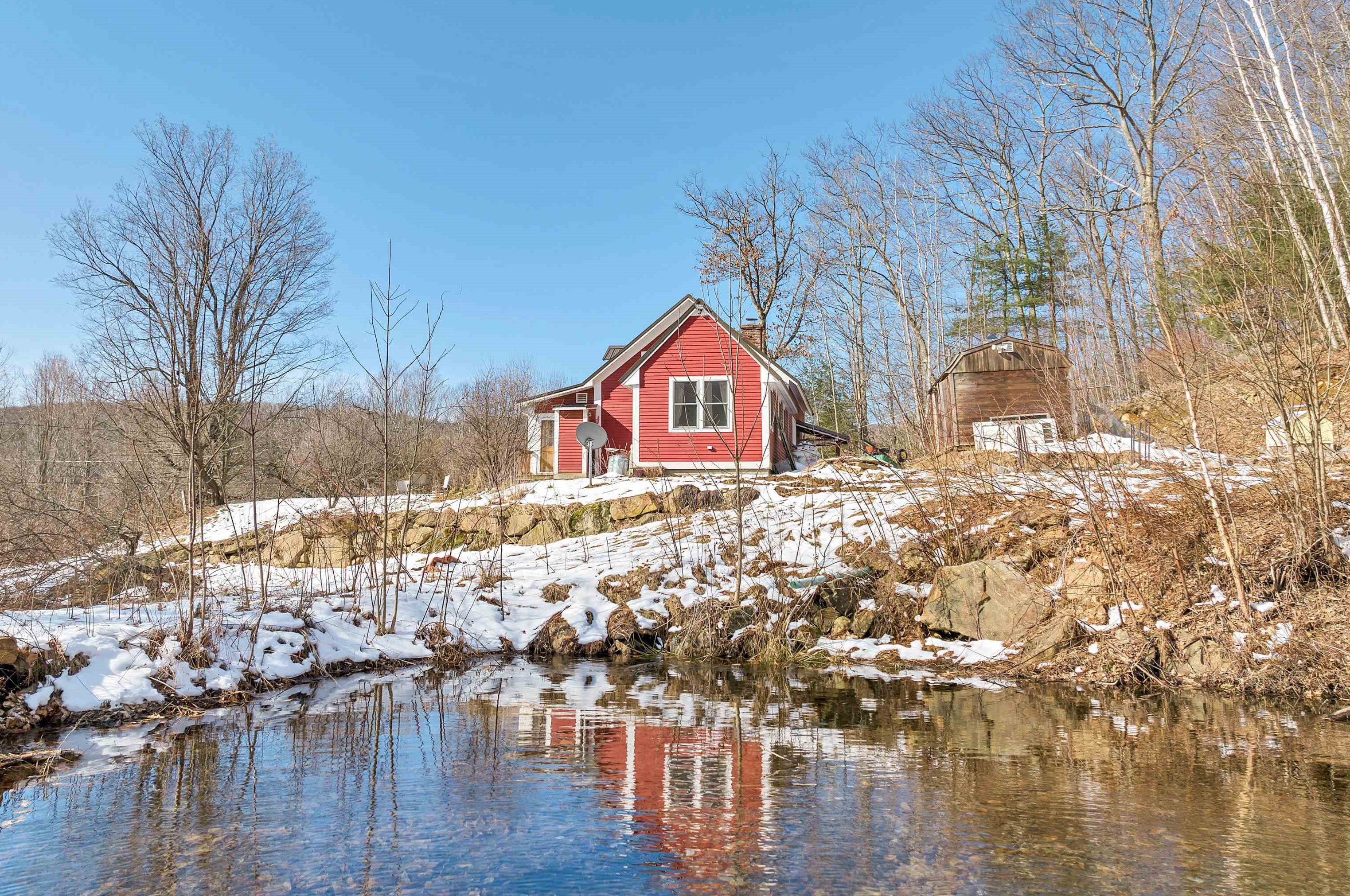 570 Hammond Hill Rd, Bridgewater, NH 03264