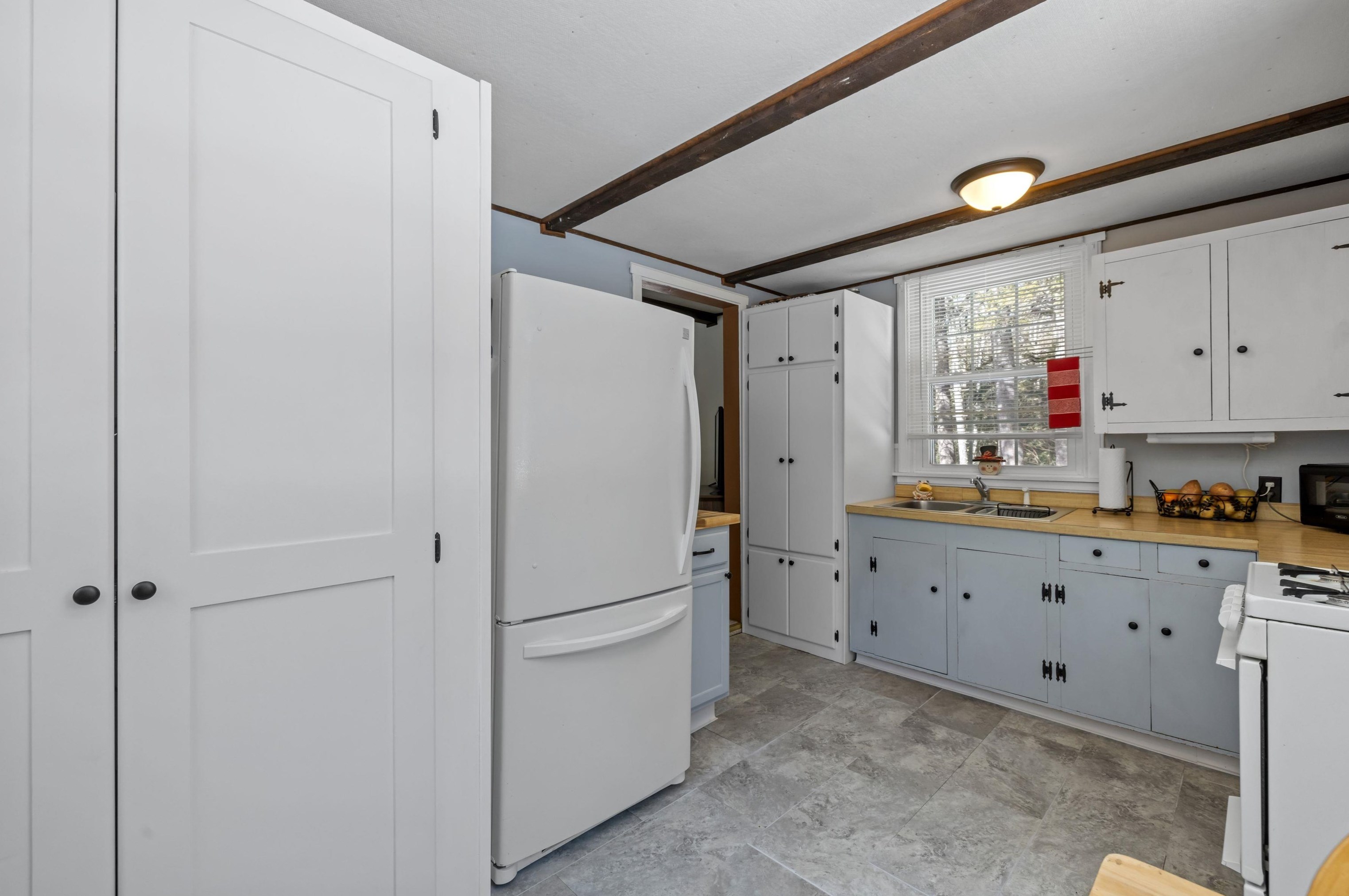 11 Orris Rd, Ellsworth NH  03285-6840 exterior