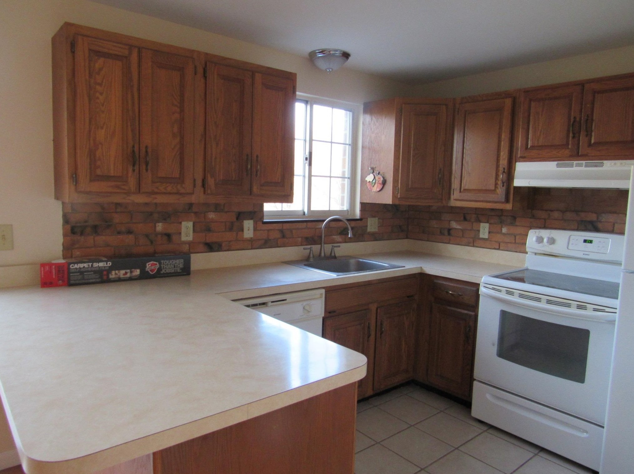 97 Oakridge Dr #97, Londonderry, NH 03053