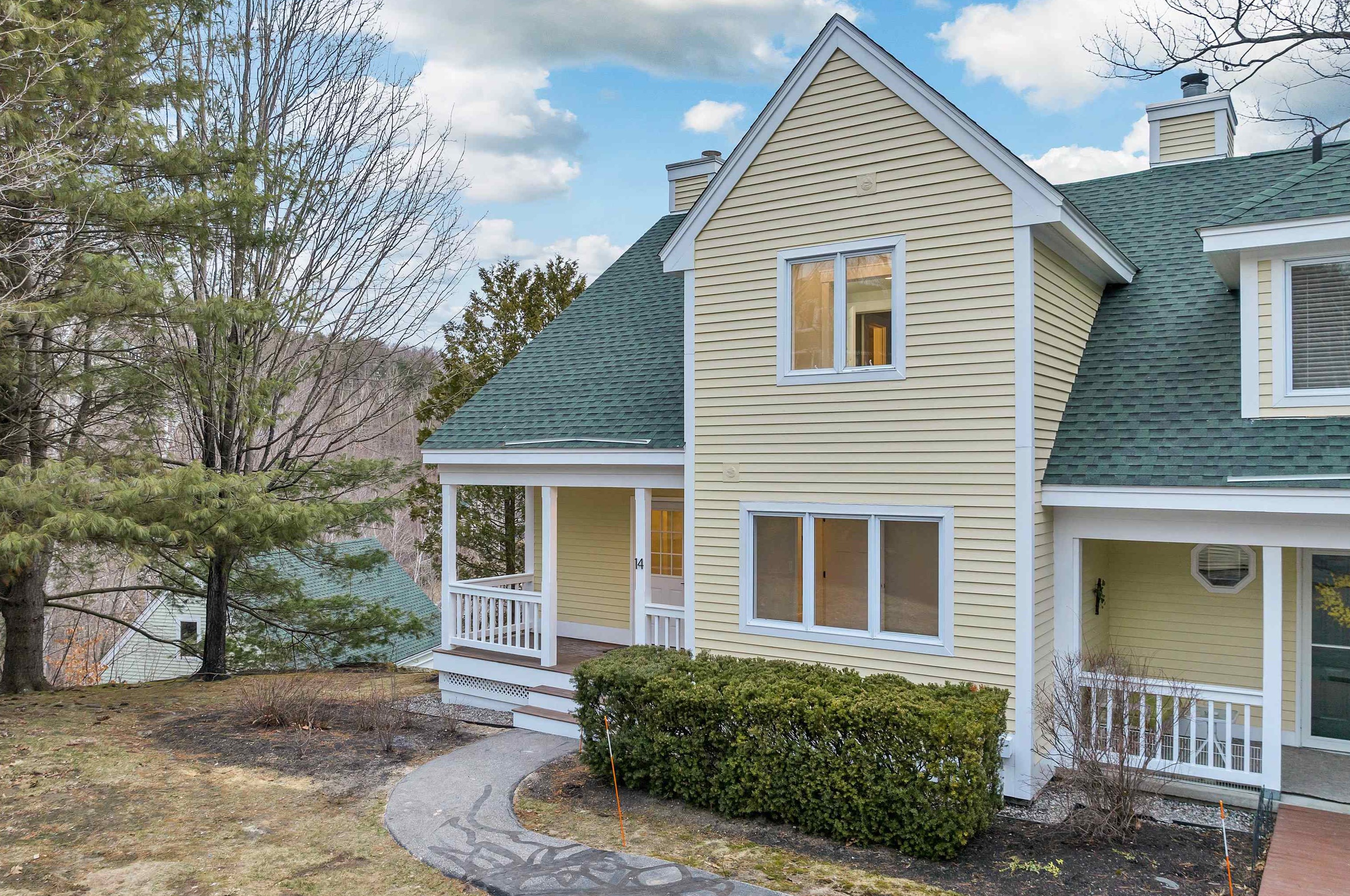 14 Rocky Point Ln, Meredith, NH 03253