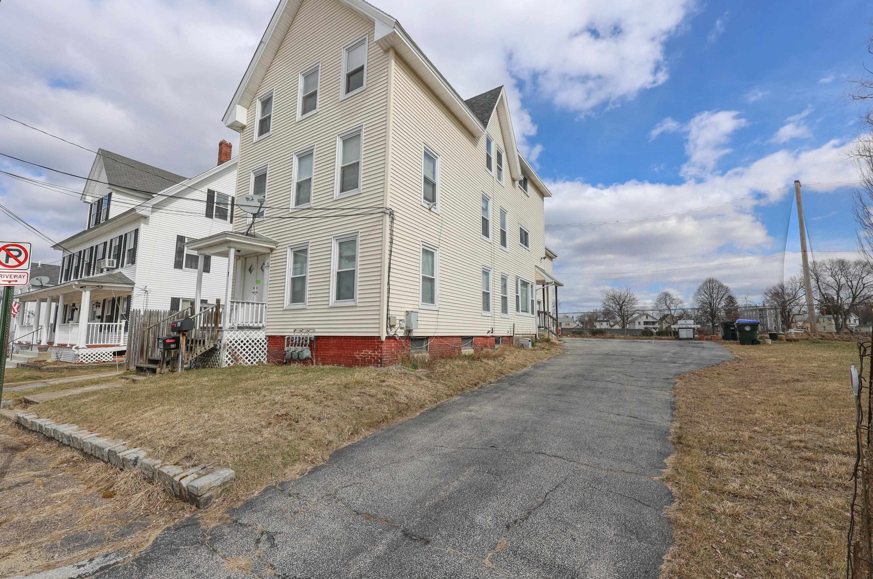 47 Ainsworth Ave, Manchester, NH 03103-3736