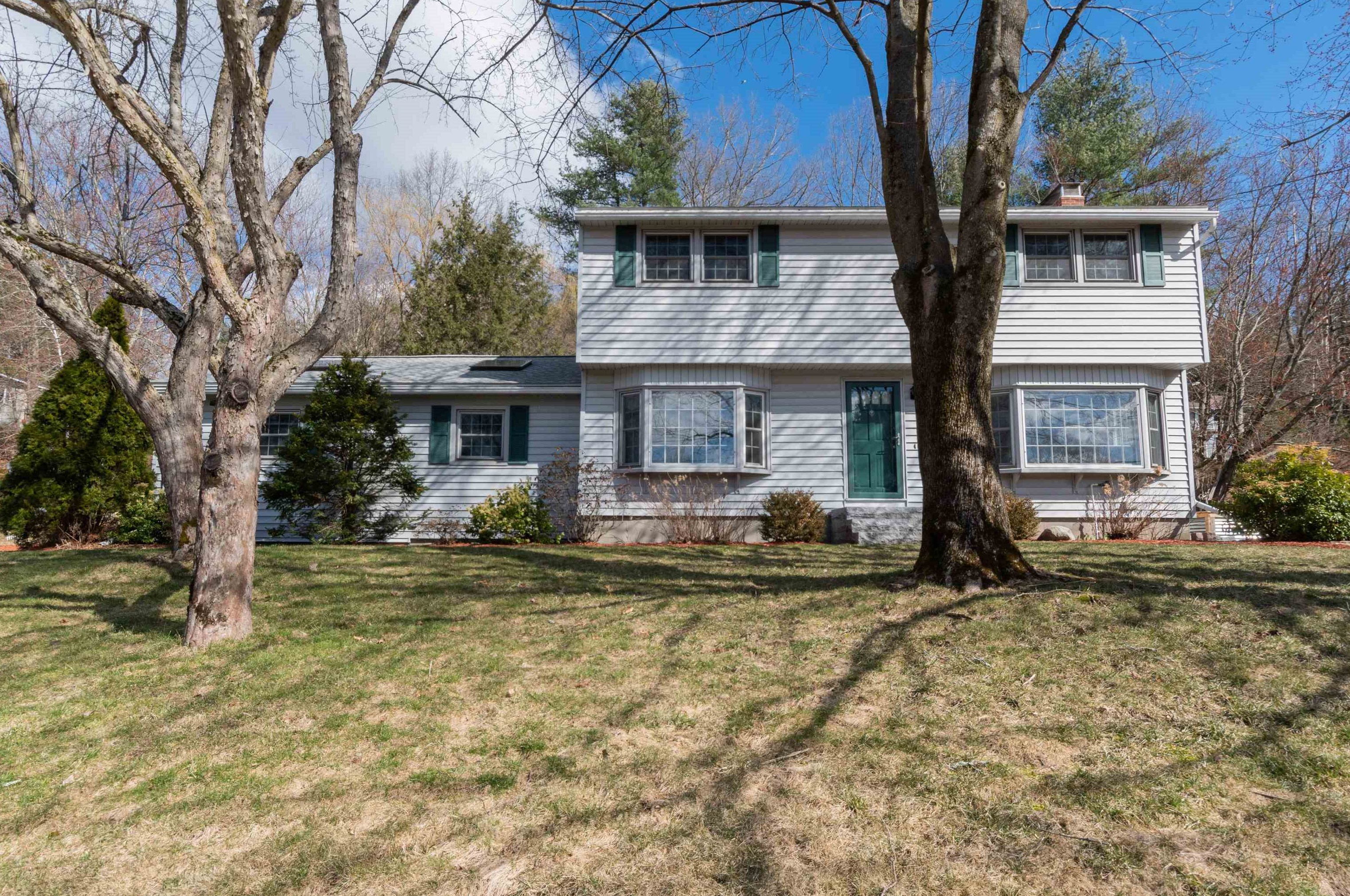 32 Bolic St, Nashua, NH 03062