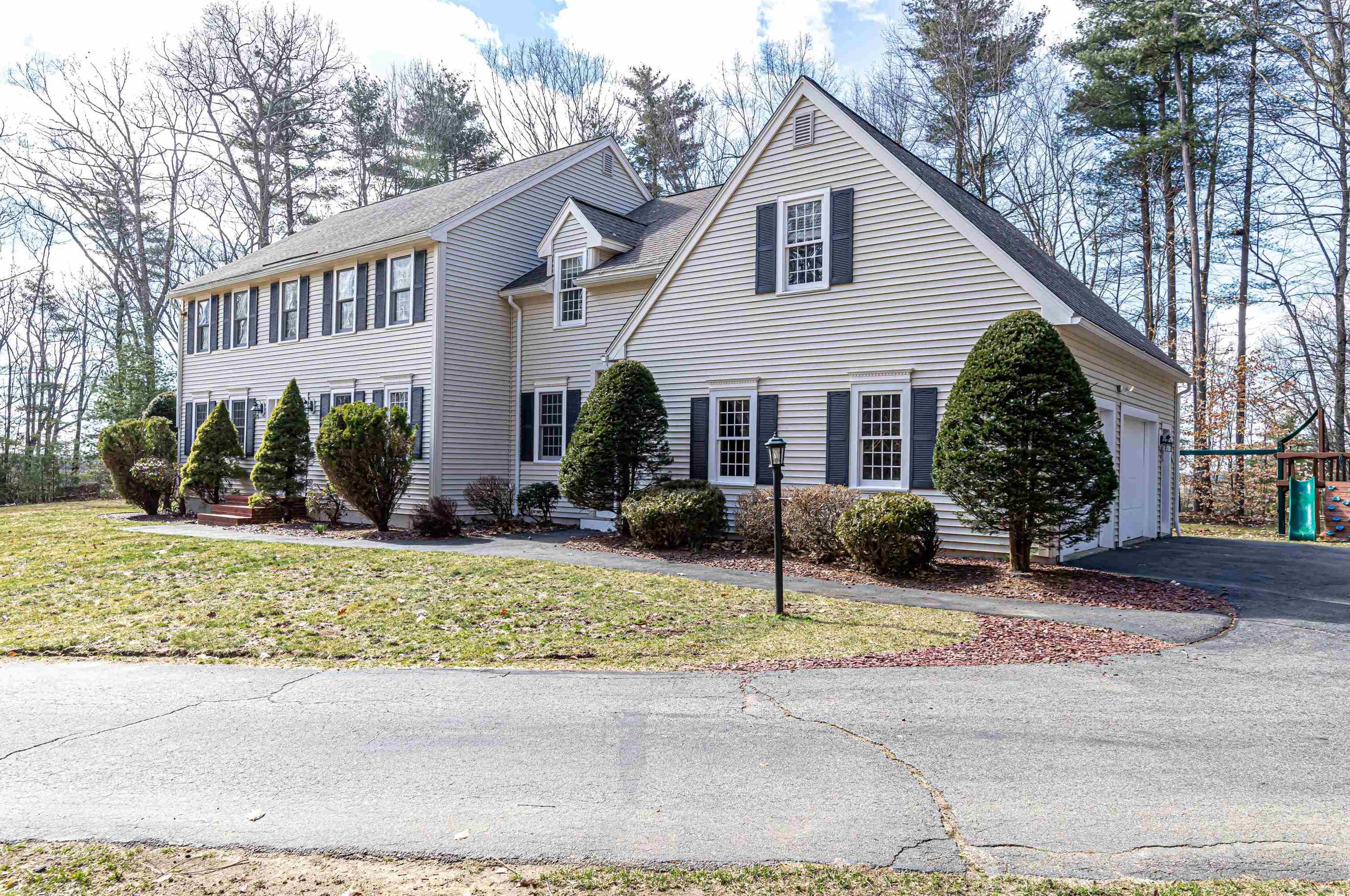 72 Beverly Dr, Hampstead, NH 03841