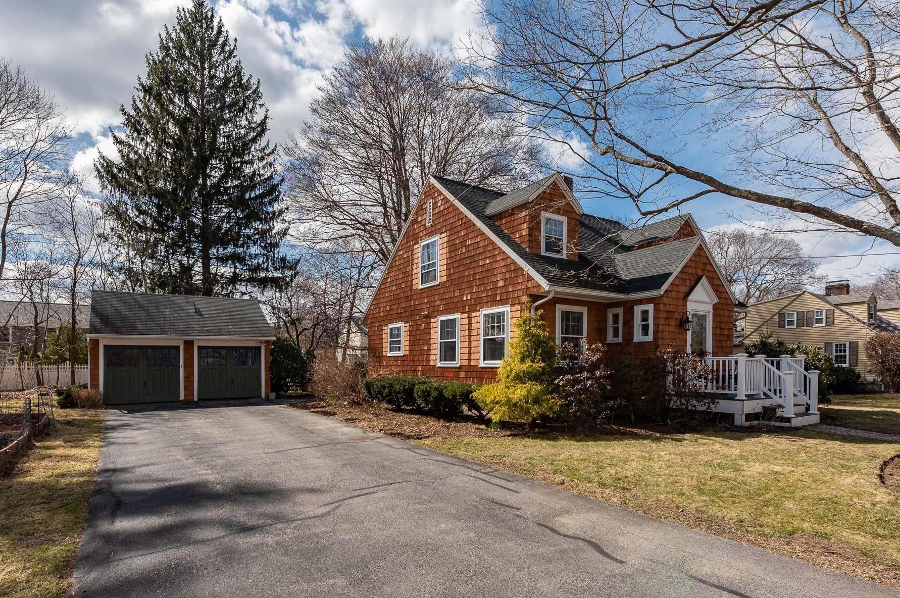 5 Longmeadow Rd, Dover, NH 03820