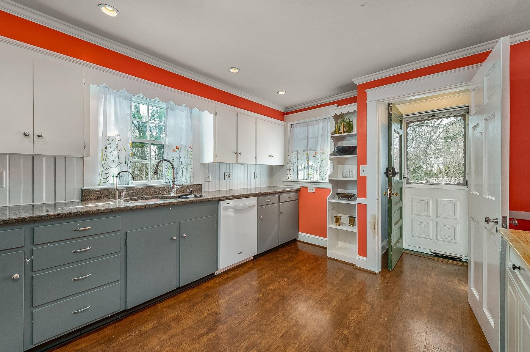 5 Longmeadow Rd, Dover NH  03820-4210 exterior