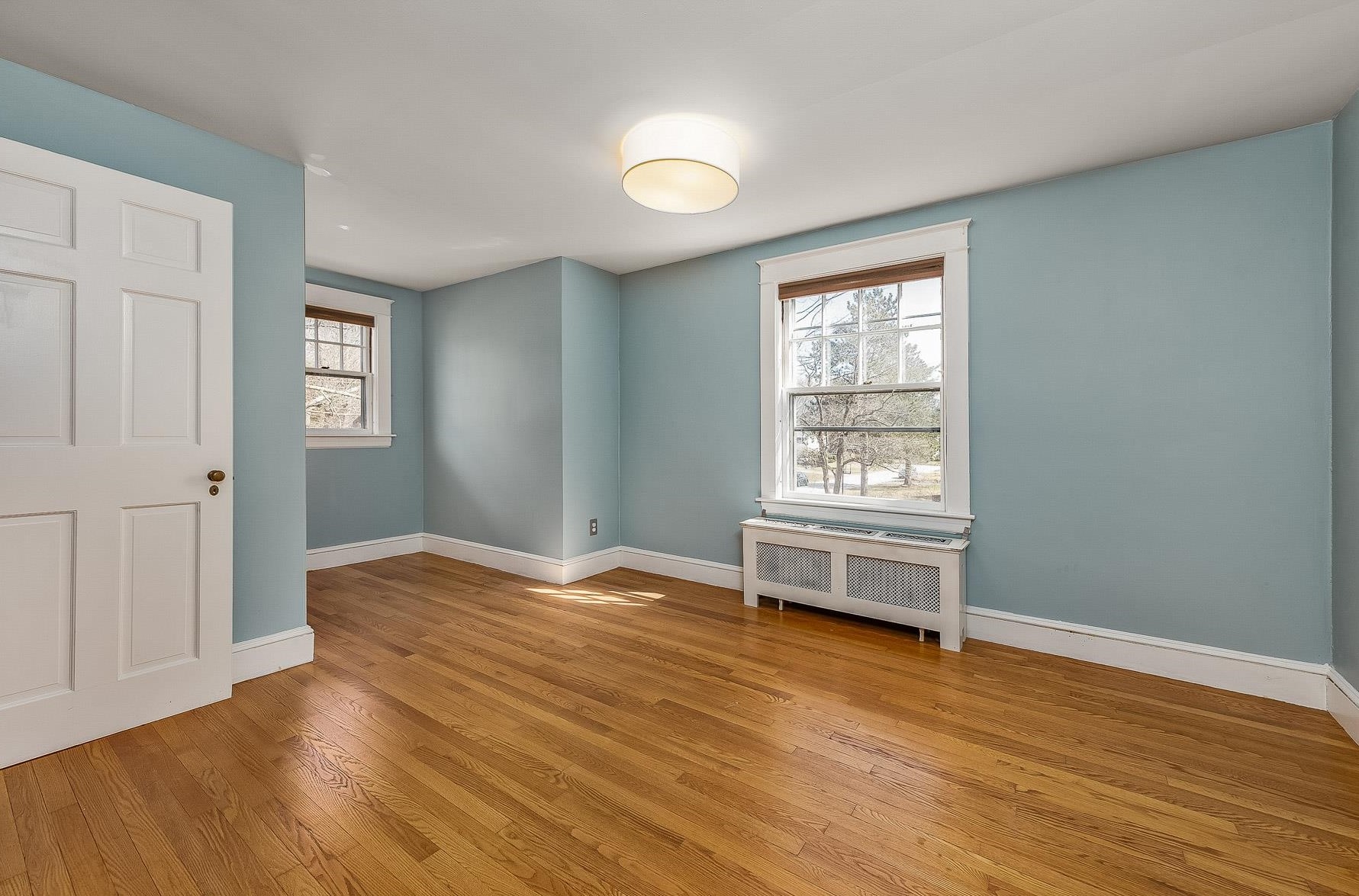 5 Longmeadow Rd, Dover NH  03820-4210 exterior