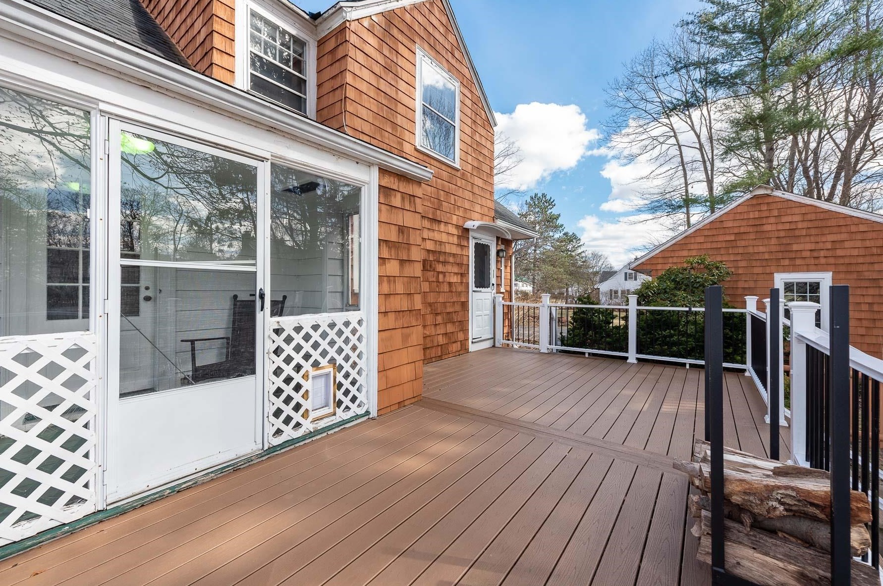 5 Longmeadow Rd, Dover NH  03820-4210 exterior