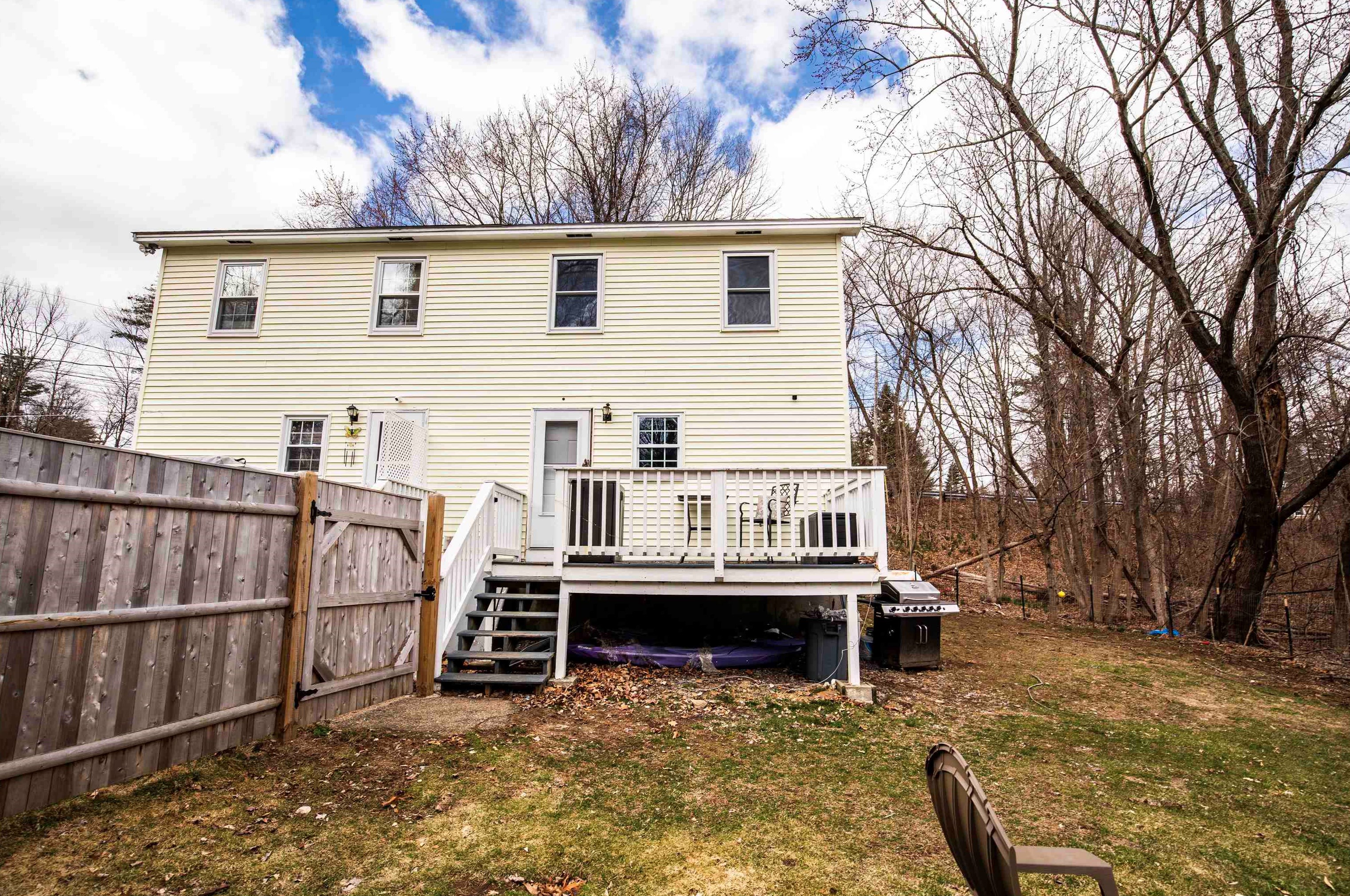 67 Tsienneto Rd, Derry NH  03038-1546 exterior