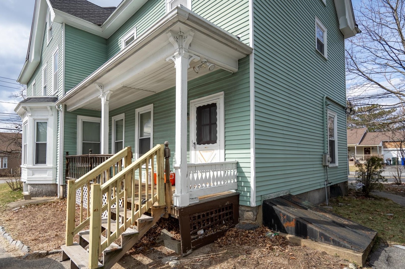 297 Taylor St, Manchester, NH 03103